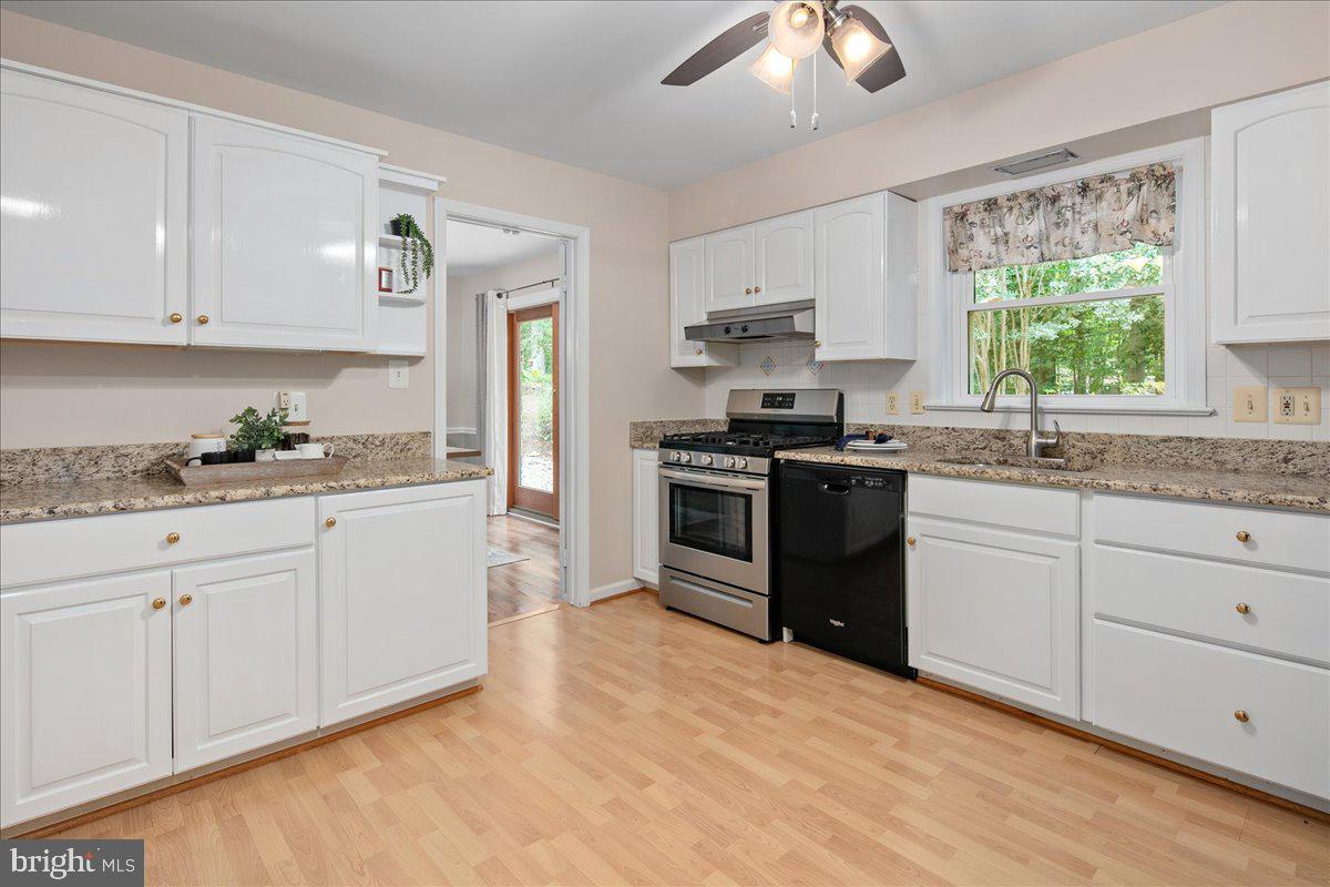 5025 KINGSTON DR, ANNANDALE, Virginia 22003, 5 Bedrooms Bedrooms, ,3 BathroomsBathrooms,Residential,For sale,5025 KINGSTON DR,VAFX2272692 MLS # VAFX2272692