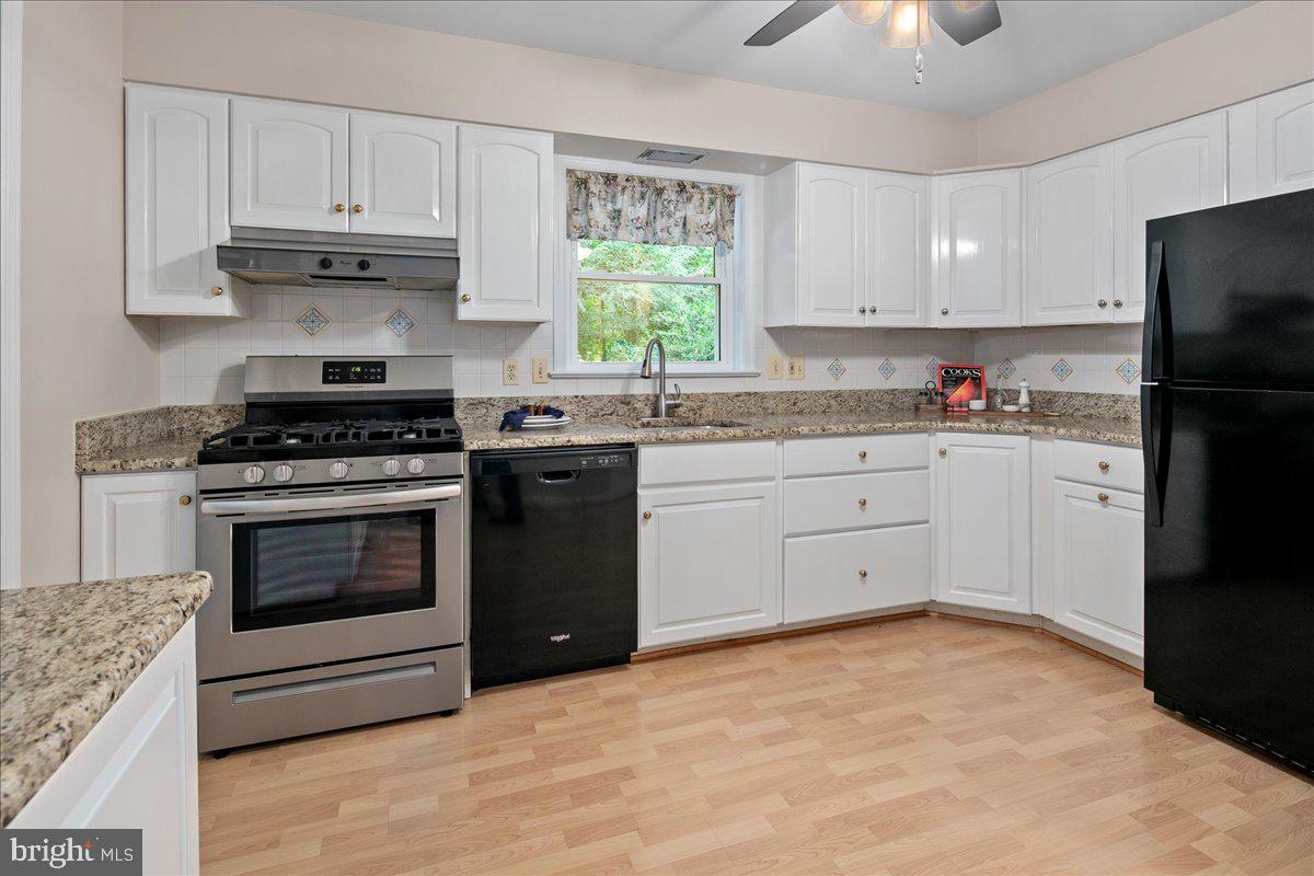 5025 KINGSTON DR, ANNANDALE, Virginia 22003, 5 Bedrooms Bedrooms, ,3 BathroomsBathrooms,Residential,For sale,5025 KINGSTON DR,VAFX2272692 MLS # VAFX2272692
