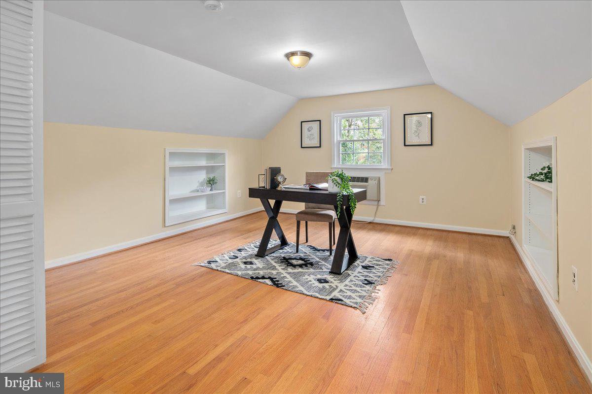 5025 KINGSTON DR, ANNANDALE, Virginia 22003, 5 Bedrooms Bedrooms, ,3 BathroomsBathrooms,Residential,For sale,5025 KINGSTON DR,VAFX2272692 MLS # VAFX2272692