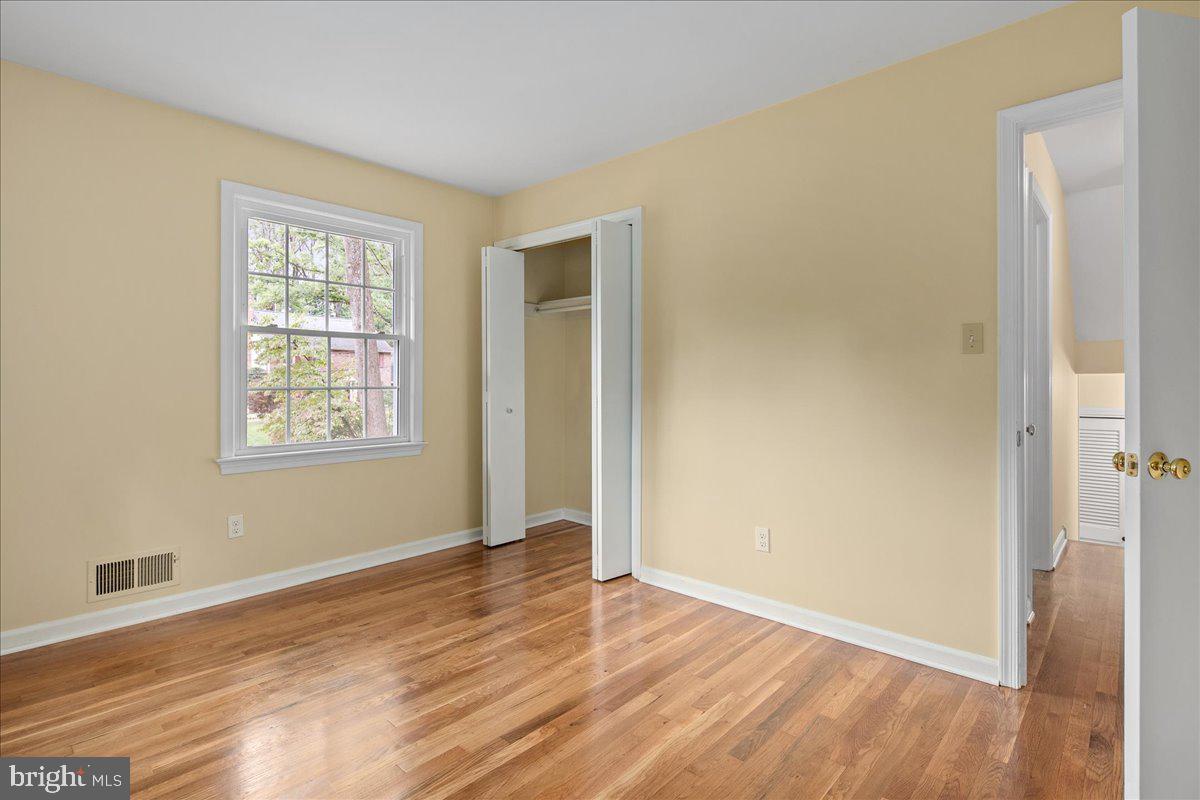 5025 KINGSTON DR, ANNANDALE, Virginia 22003, 5 Bedrooms Bedrooms, ,3 BathroomsBathrooms,Residential,For sale,5025 KINGSTON DR,VAFX2272692 MLS # VAFX2272692