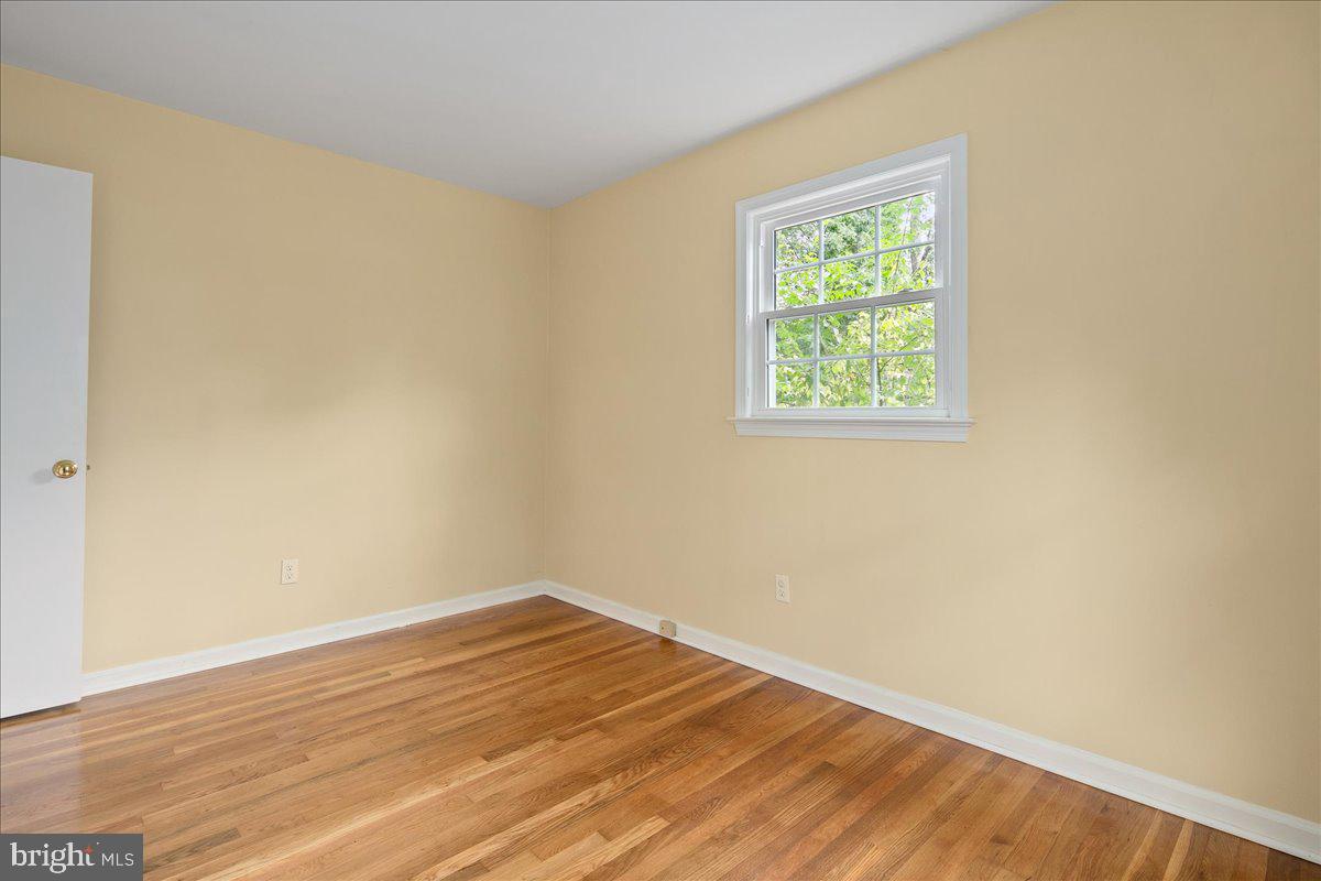 5025 KINGSTON DR, ANNANDALE, Virginia 22003, 5 Bedrooms Bedrooms, ,3 BathroomsBathrooms,Residential,For sale,5025 KINGSTON DR,VAFX2272692 MLS # VAFX2272692