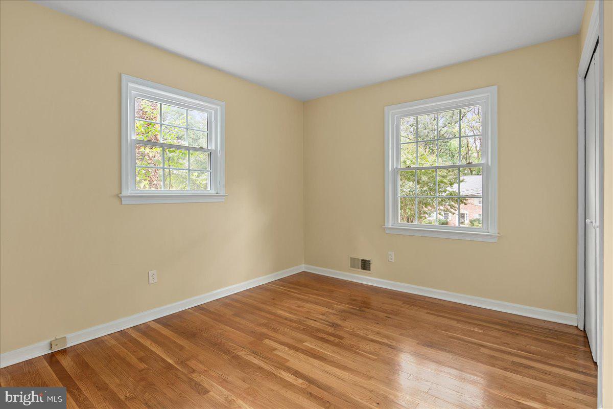 5025 KINGSTON DR, ANNANDALE, Virginia 22003, 5 Bedrooms Bedrooms, ,3 BathroomsBathrooms,Residential,For sale,5025 KINGSTON DR,VAFX2272692 MLS # VAFX2272692