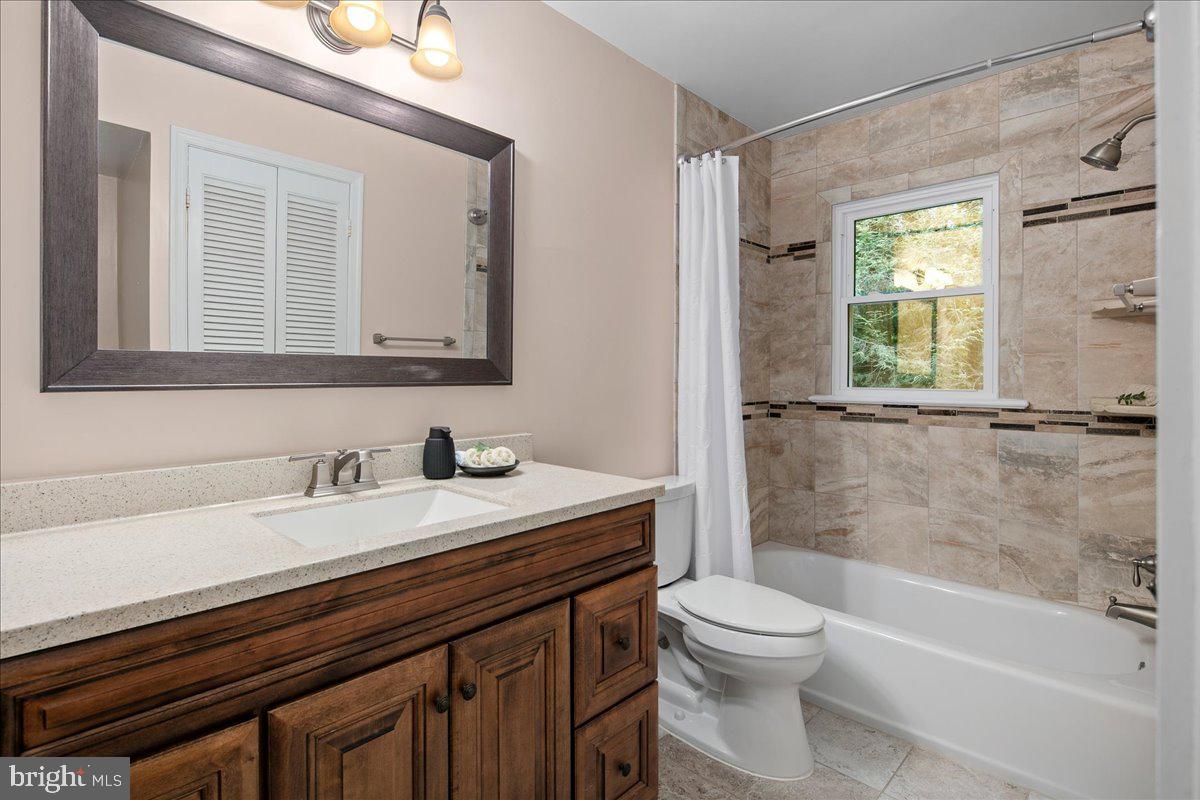 5025 KINGSTON DR, ANNANDALE, Virginia 22003, 5 Bedrooms Bedrooms, ,3 BathroomsBathrooms,Residential,For sale,5025 KINGSTON DR,VAFX2272692 MLS # VAFX2272692