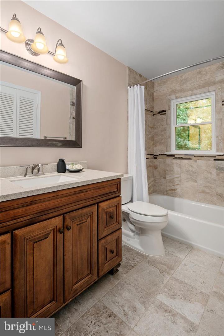 5025 KINGSTON DR, ANNANDALE, Virginia 22003, 5 Bedrooms Bedrooms, ,3 BathroomsBathrooms,Residential,For sale,5025 KINGSTON DR,VAFX2272692 MLS # VAFX2272692