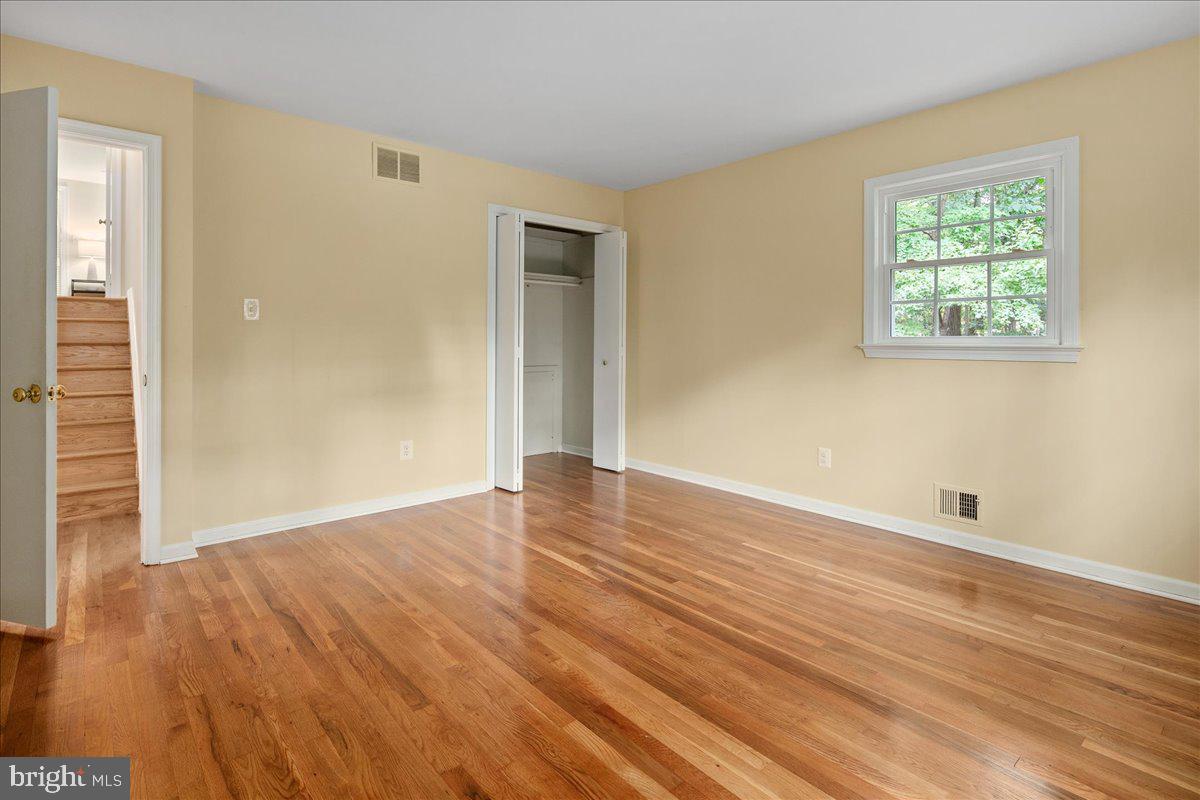 5025 KINGSTON DR, ANNANDALE, Virginia 22003, 5 Bedrooms Bedrooms, ,3 BathroomsBathrooms,Residential,For sale,5025 KINGSTON DR,VAFX2272692 MLS # VAFX2272692