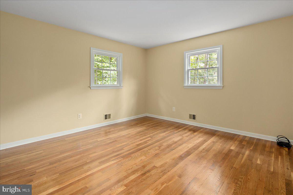 5025 KINGSTON DR, ANNANDALE, Virginia 22003, 5 Bedrooms Bedrooms, ,3 BathroomsBathrooms,Residential,For sale,5025 KINGSTON DR,VAFX2272692 MLS # VAFX2272692