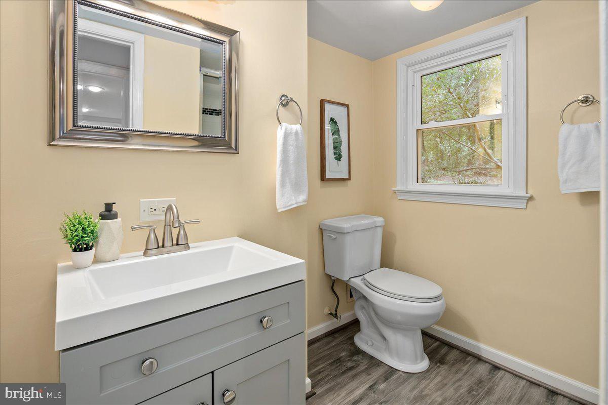 5025 KINGSTON DR, ANNANDALE, Virginia 22003, 5 Bedrooms Bedrooms, ,3 BathroomsBathrooms,Residential,For sale,5025 KINGSTON DR,VAFX2272692 MLS # VAFX2272692