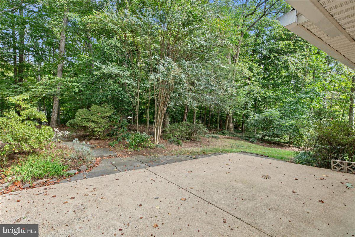 5025 KINGSTON DR, ANNANDALE, Virginia 22003, 5 Bedrooms Bedrooms, ,3 BathroomsBathrooms,Residential,For sale,5025 KINGSTON DR,VAFX2272692 MLS # VAFX2272692