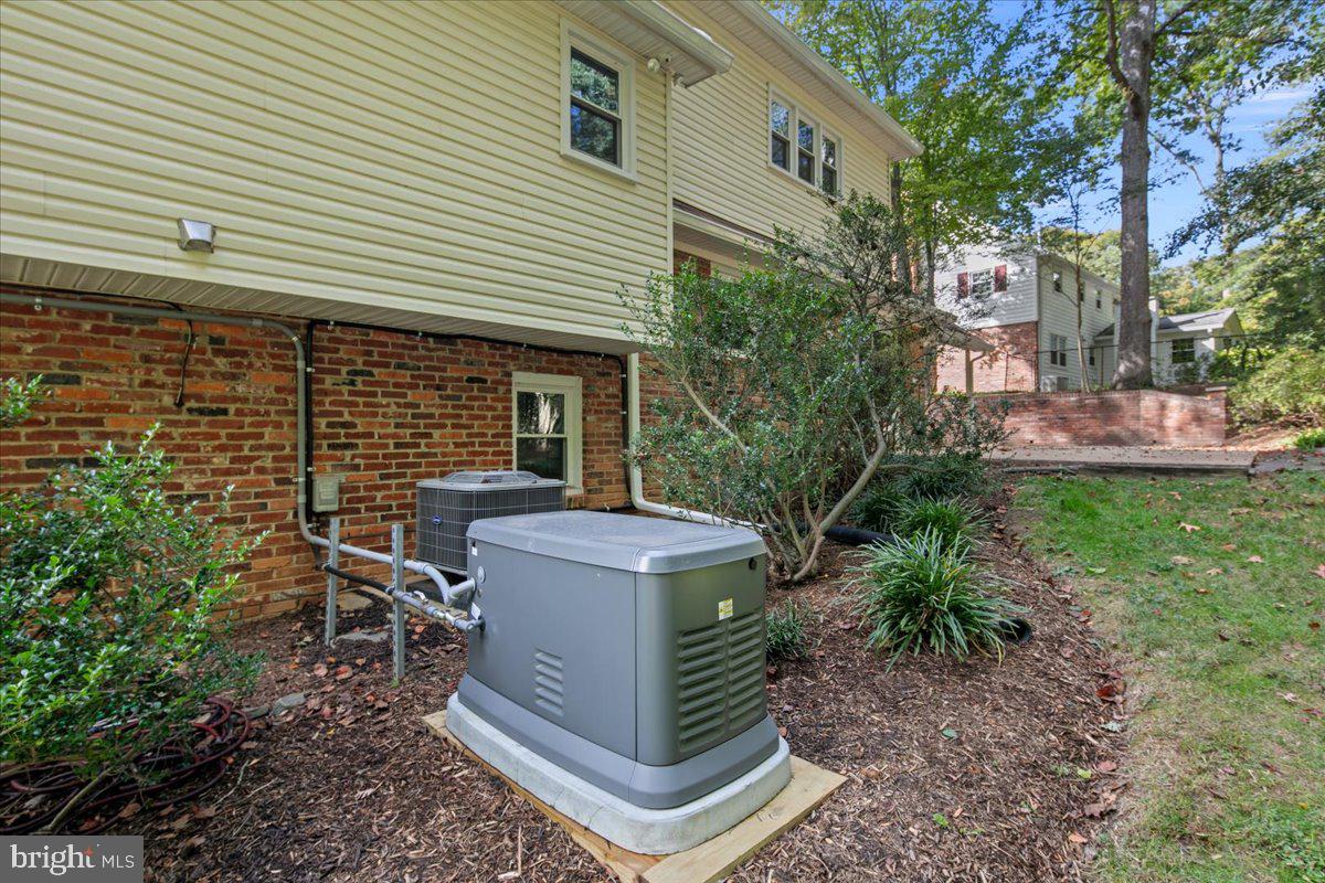 5025 KINGSTON DR, ANNANDALE, Virginia 22003, 5 Bedrooms Bedrooms, ,3 BathroomsBathrooms,Residential,For sale,5025 KINGSTON DR,VAFX2272692 MLS # VAFX2272692