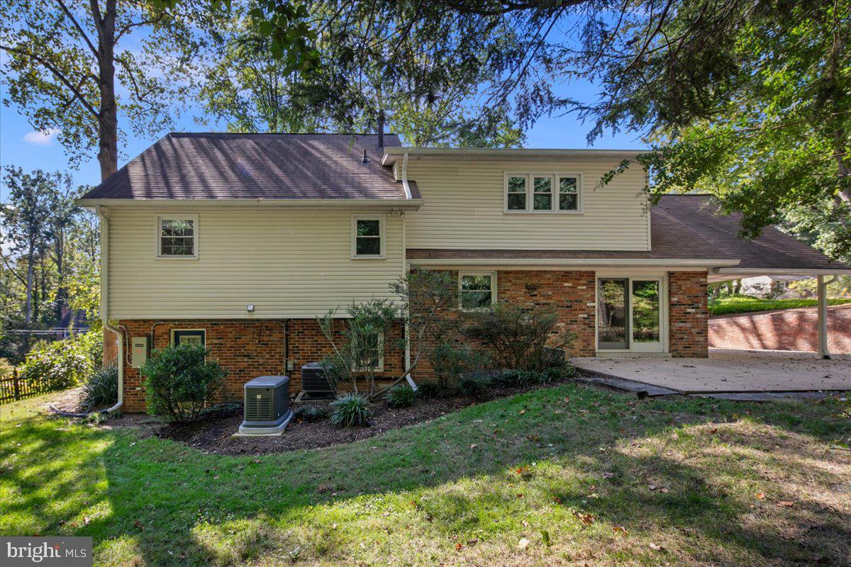 5025 KINGSTON DR, ANNANDALE, Virginia 22003, 5 Bedrooms Bedrooms, ,3 BathroomsBathrooms,Residential,For sale,5025 KINGSTON DR,VAFX2272692 MLS # VAFX2272692