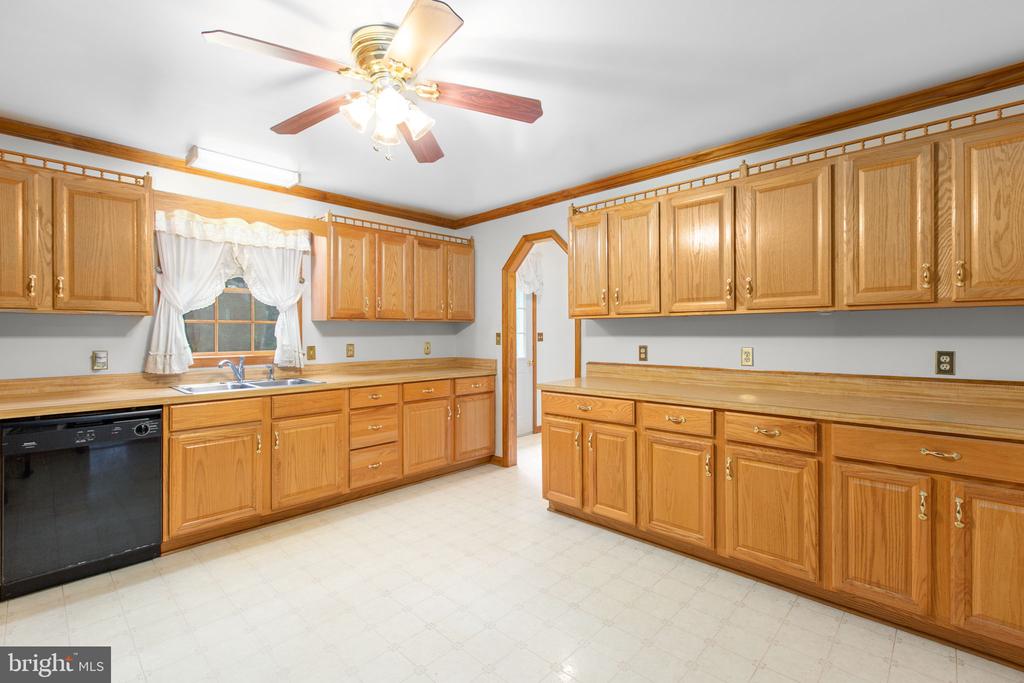 6628 COURTHOUSE RD, SPOTSYLVANIA, Virginia 22551, 3 Bedrooms Bedrooms, ,2 BathroomsBathrooms,Residential,6628 COURTHOUSE RD,VASP2036882 MLS # VASP2036882