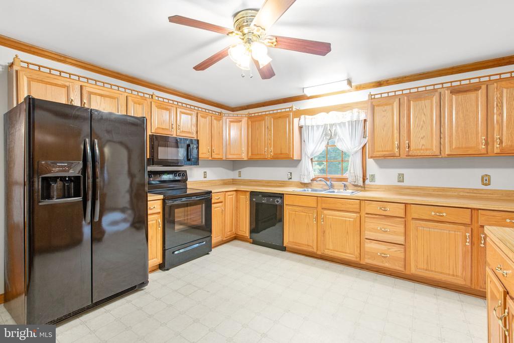 6628 COURTHOUSE RD, SPOTSYLVANIA, Virginia 22551, 3 Bedrooms Bedrooms, ,2 BathroomsBathrooms,Residential,6628 COURTHOUSE RD,VASP2036882 MLS # VASP2036882