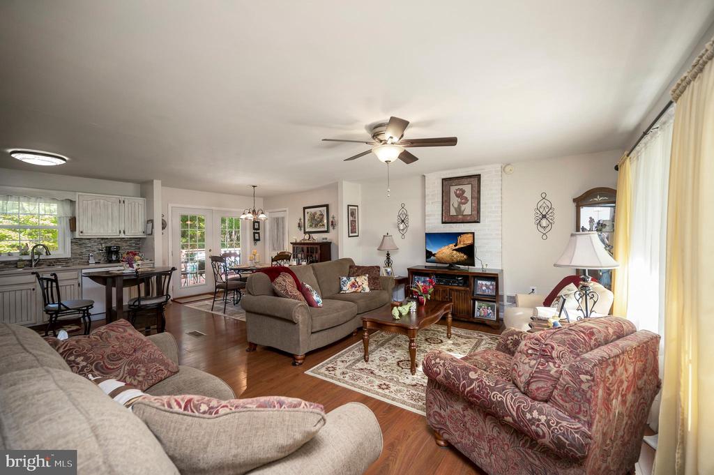 844 STONEWALL LN, FREDERICKSBURG, Virginia 22407, 3 Bedrooms Bedrooms, ,2 BathroomsBathrooms,Residential,844 STONEWALL LN,VASP2036886 MLS # VASP2036886