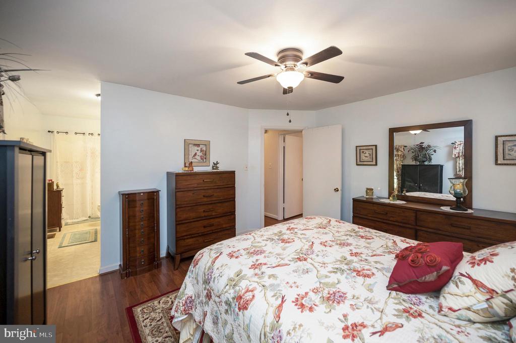 844 STONEWALL LN, FREDERICKSBURG, Virginia 22407, 3 Bedrooms Bedrooms, ,2 BathroomsBathrooms,Residential,844 STONEWALL LN,VASP2036886 MLS # VASP2036886