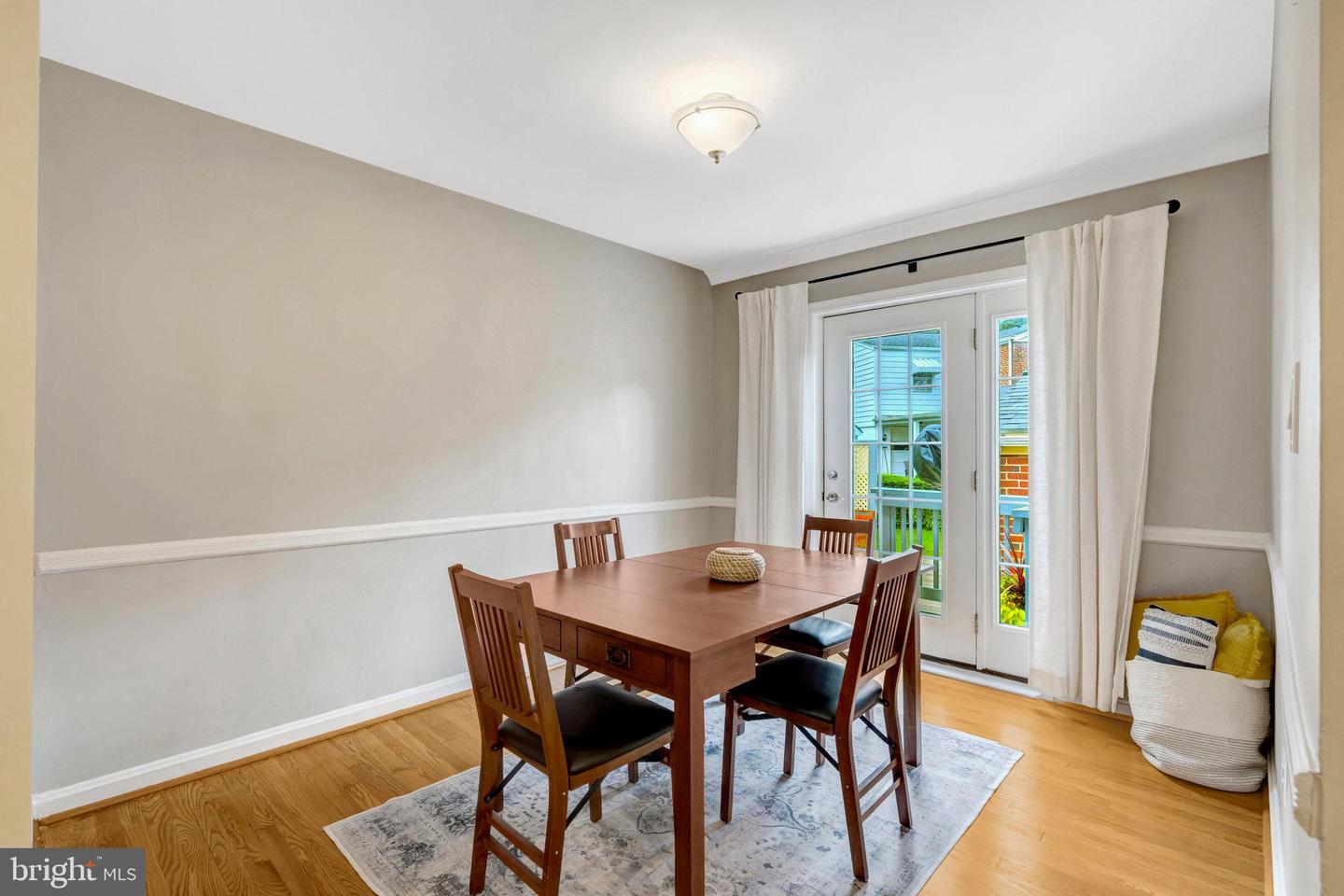 3907 FAIRVIEW DR, FAIRFAX, Virginia 22031, 3 Bedrooms Bedrooms, ,2 BathroomsBathrooms,Residential,For sale,3907 FAIRVIEW DR,VAFC2007138 MLS # VAFC2007138