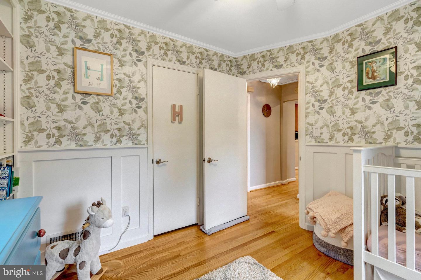 3907 FAIRVIEW DR, FAIRFAX, Virginia 22031, 3 Bedrooms Bedrooms, ,2 BathroomsBathrooms,Residential,For sale,3907 FAIRVIEW DR,VAFC2007138 MLS # VAFC2007138