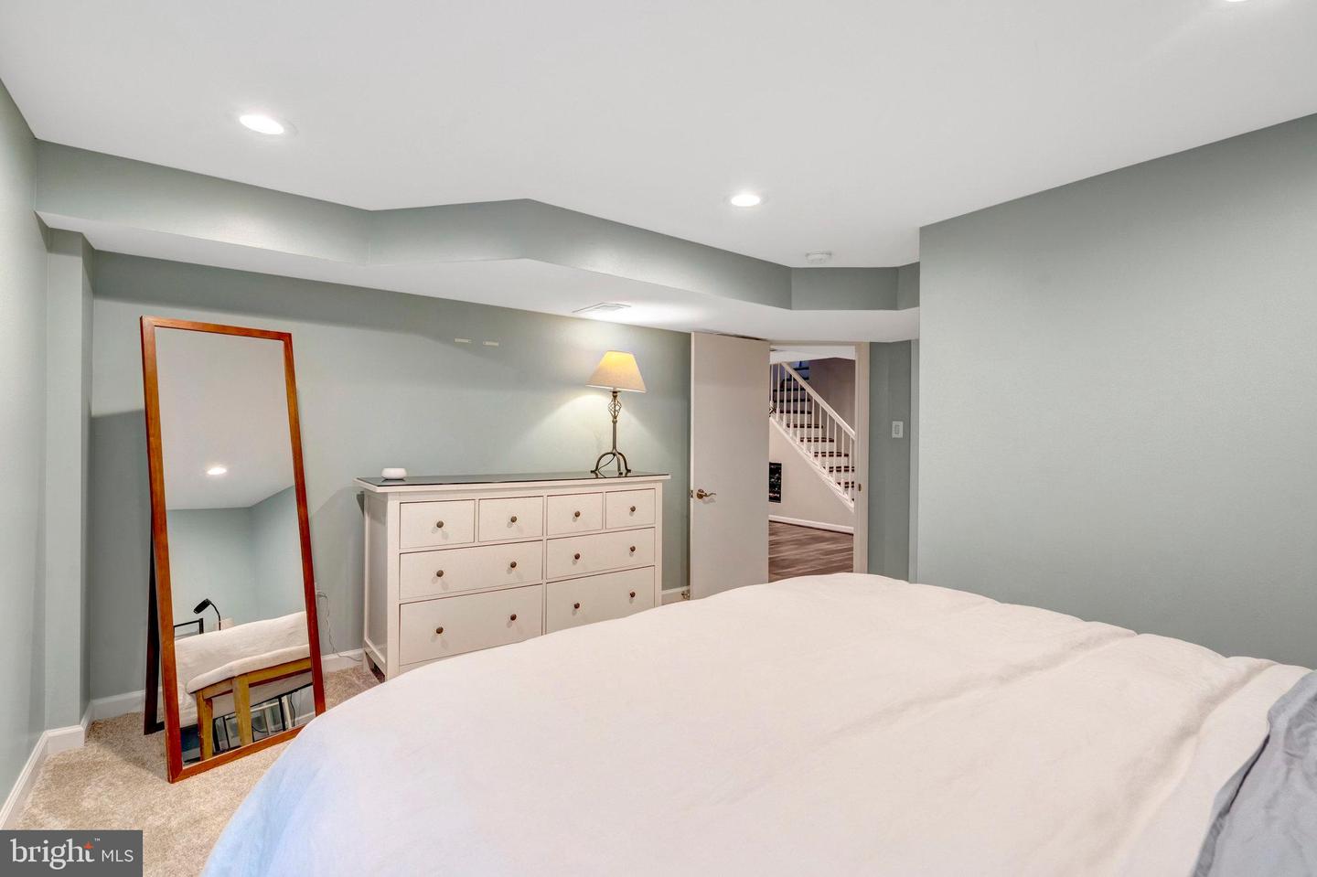 3907 FAIRVIEW DR, FAIRFAX, Virginia 22031, 3 Bedrooms Bedrooms, ,2 BathroomsBathrooms,Residential,For sale,3907 FAIRVIEW DR,VAFC2007138 MLS # VAFC2007138