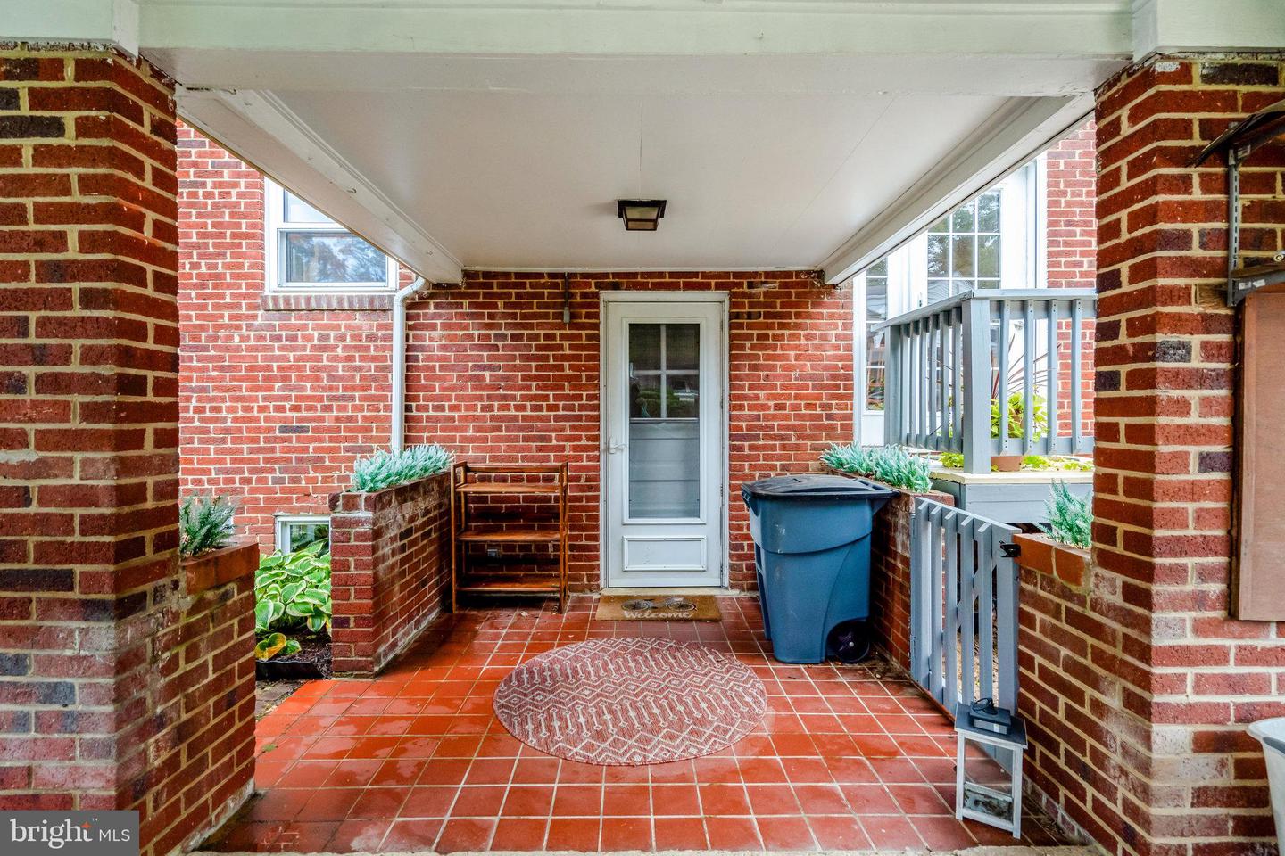 3907 FAIRVIEW DR, FAIRFAX, Virginia 22031, 3 Bedrooms Bedrooms, ,2 BathroomsBathrooms,Residential,For sale,3907 FAIRVIEW DR,VAFC2007138 MLS # VAFC2007138