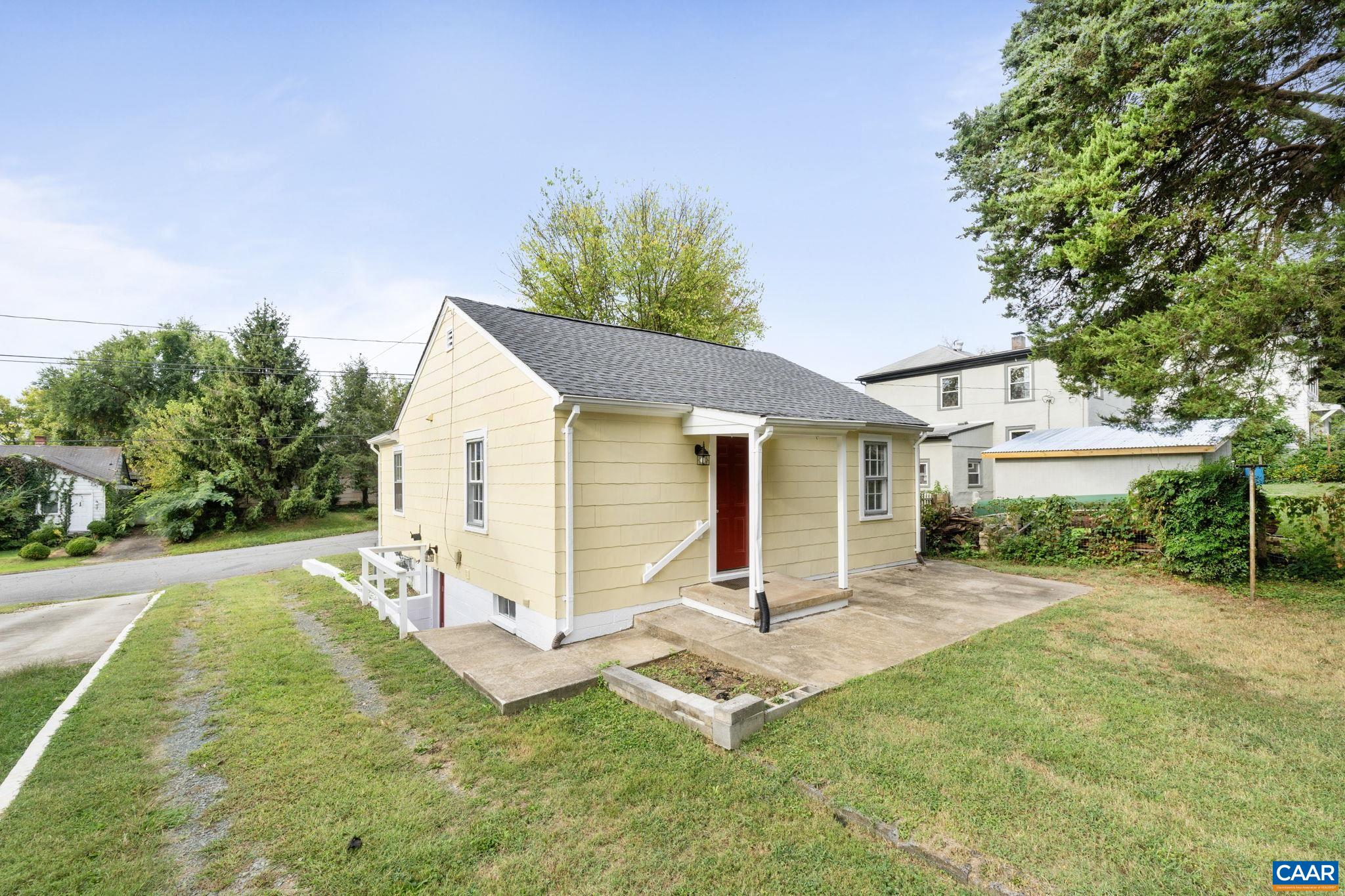 721 BLENHEIM AVE, CHARLOTTESVILLE, Virginia 22902, 2 Bedrooms Bedrooms, ,1 BathroomBathrooms,Residential,721 BLENHEIM AVE,669946 MLS # 669946