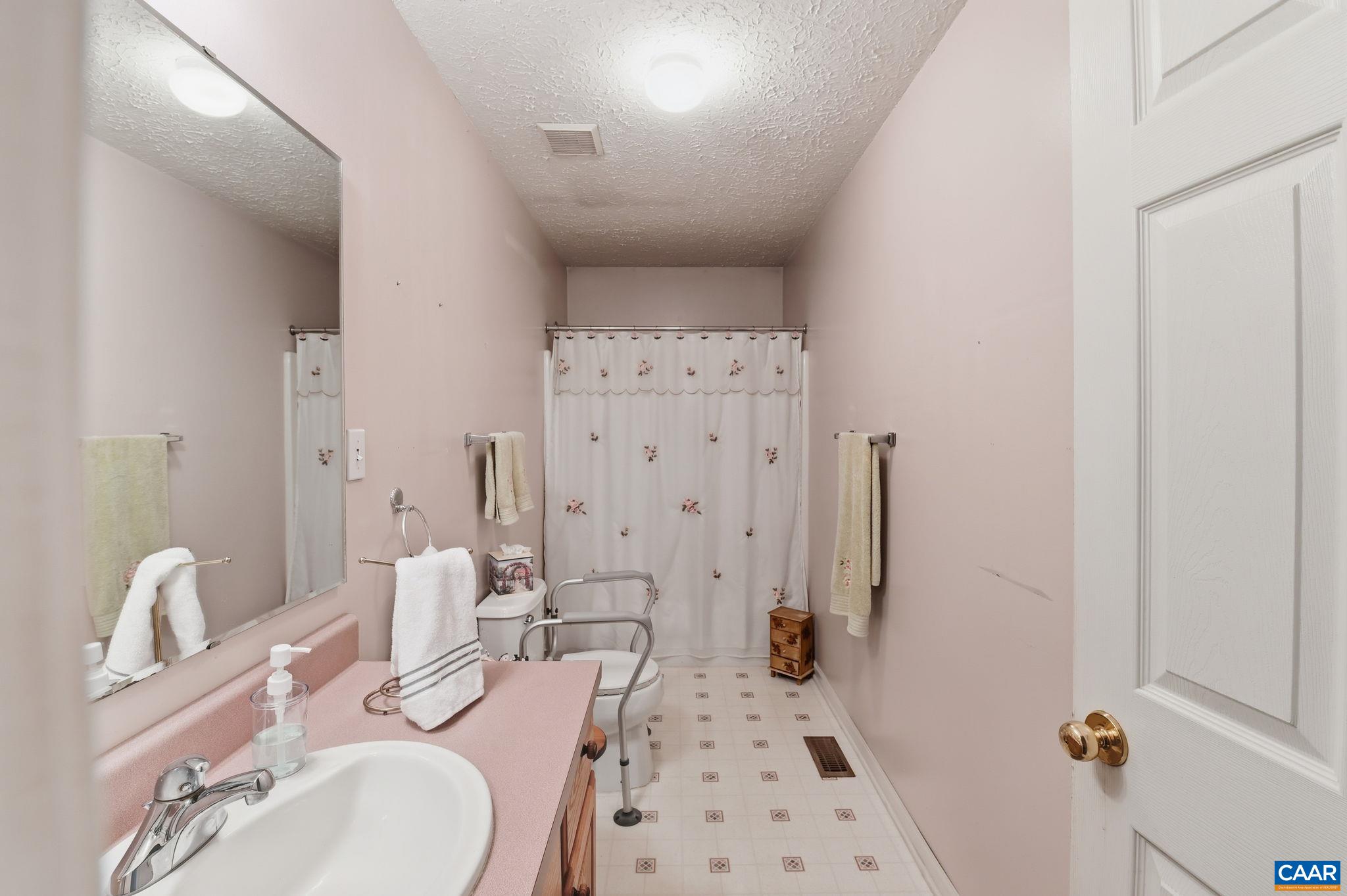 16070 BURNLEY RD, BARBOURSVILLE, Virginia 22923, 3 Bedrooms Bedrooms, ,2 BathroomsBathrooms,Residential,16070 BURNLEY RD,669960 MLS # 669960