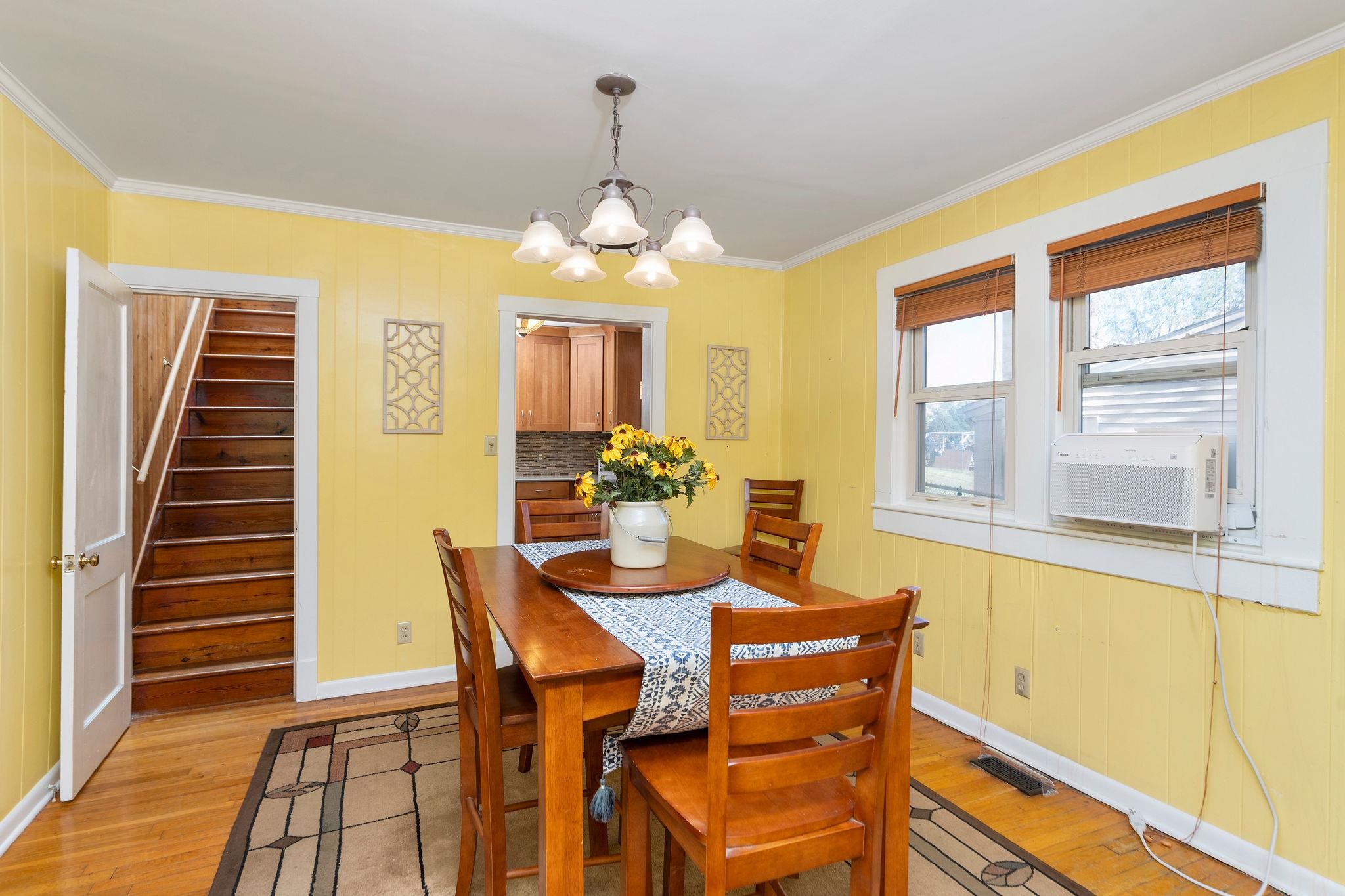 529 S LINDEN AVE, WAYNESBORO, Virginia 22980, 3 Bedrooms Bedrooms, ,1 BathroomBathrooms,Residential,529 S LINDEN AVE,669962 MLS # 669962