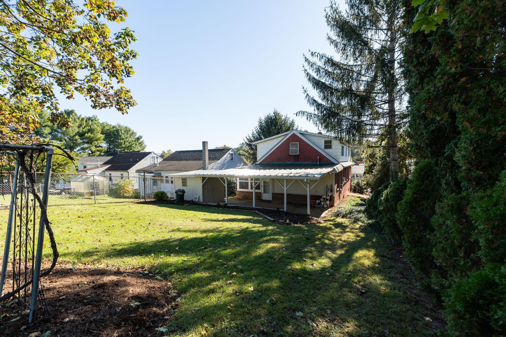 529 S LINDEN AVE, WAYNESBORO, Virginia 22980, 3 Bedrooms Bedrooms, ,1 BathroomBathrooms,Residential,529 S LINDEN AVE,669962 MLS # 669962