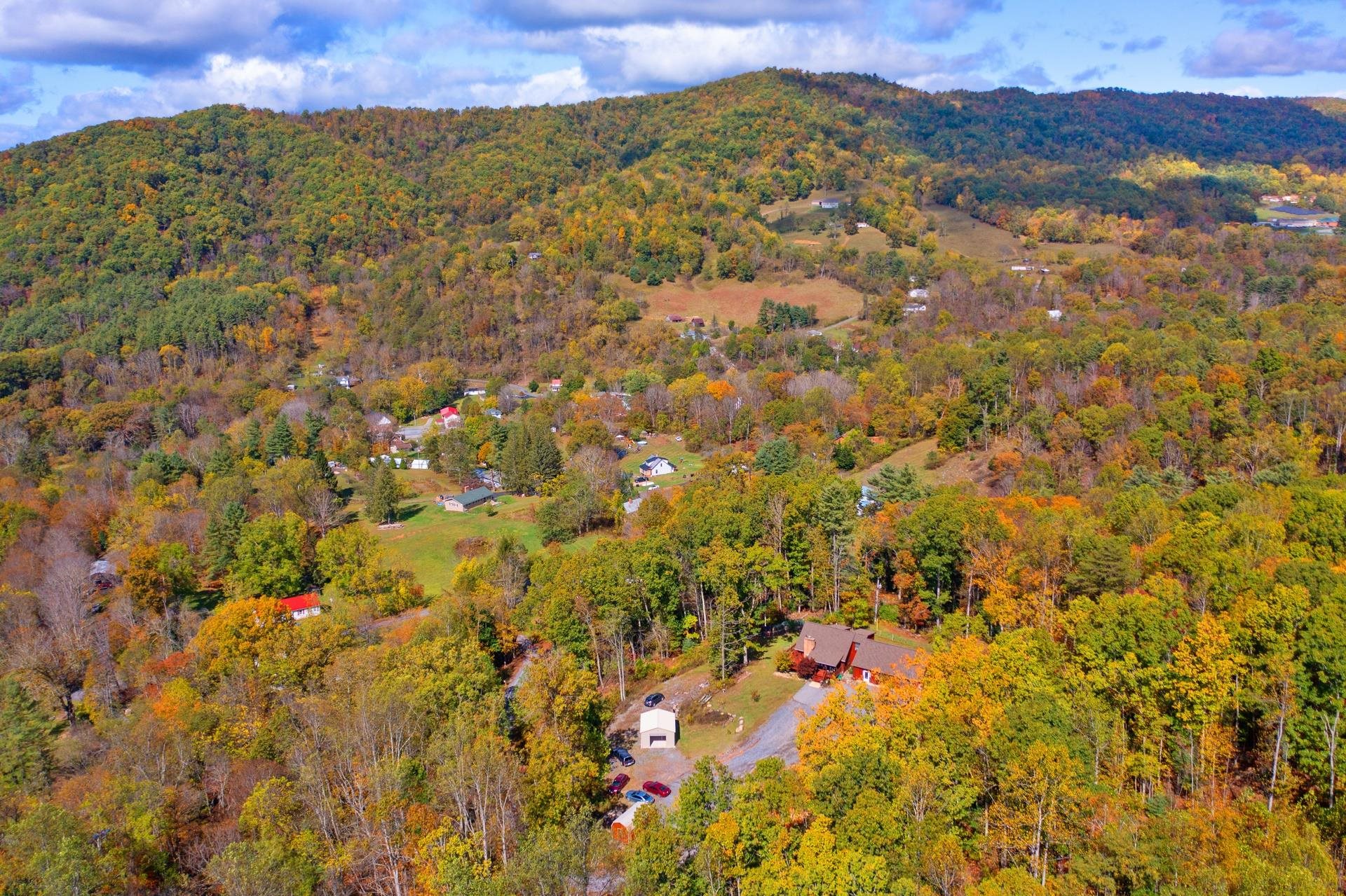 65 CUBBLEY RD, HOT SPRINGS, Virginia 24445, 3 Bedrooms Bedrooms, ,2 BathroomsBathrooms,Residential,65 CUBBLEY RD,669973 MLS # 669973