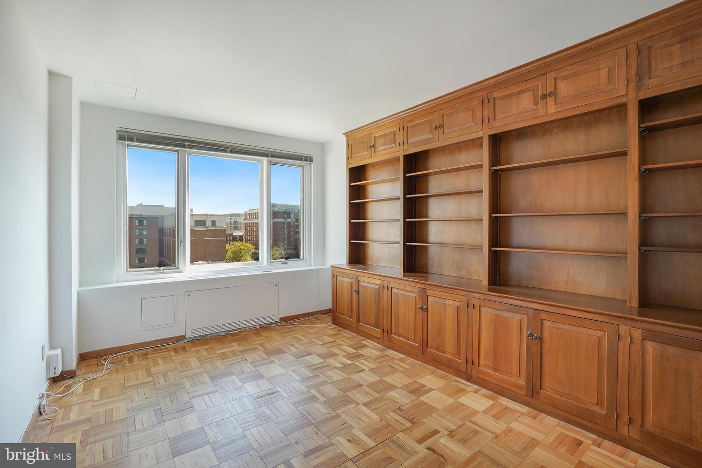 2475 VIRGINIA AVE NW #921, WASHINGTON, District Of Columbia 20037, 3 Bedrooms Bedrooms, ,2 BathroomsBathrooms,Residential,For sale,2475 VIRGINIA AVE NW #921,DCDC2226232 MLS # DCDC2226232
