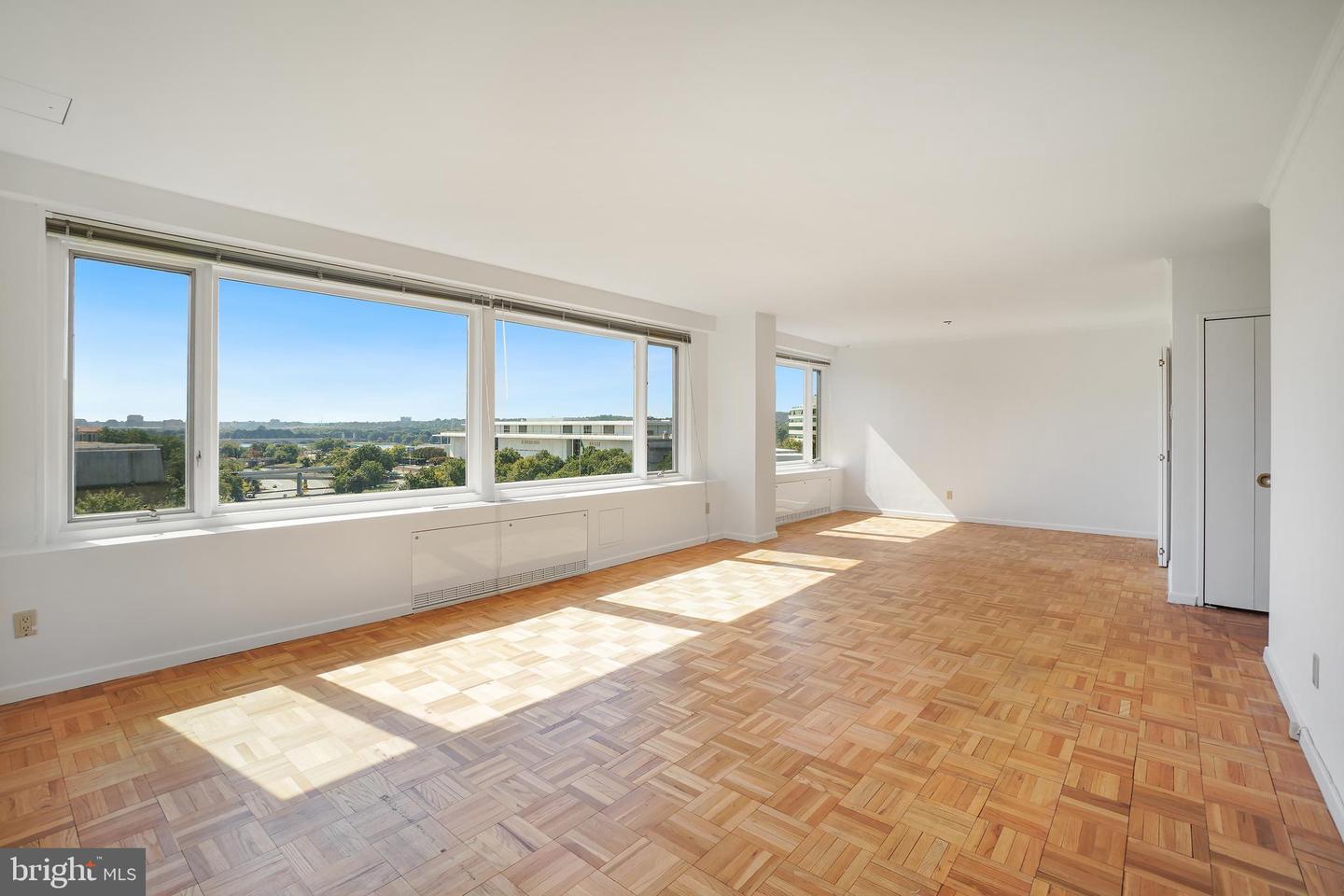 2475 VIRGINIA AVE NW #921, WASHINGTON, District Of Columbia 20037, 3 Bedrooms Bedrooms, ,2 BathroomsBathrooms,Residential,For sale,2475 VIRGINIA AVE NW #921,DCDC2226232 MLS # DCDC2226232