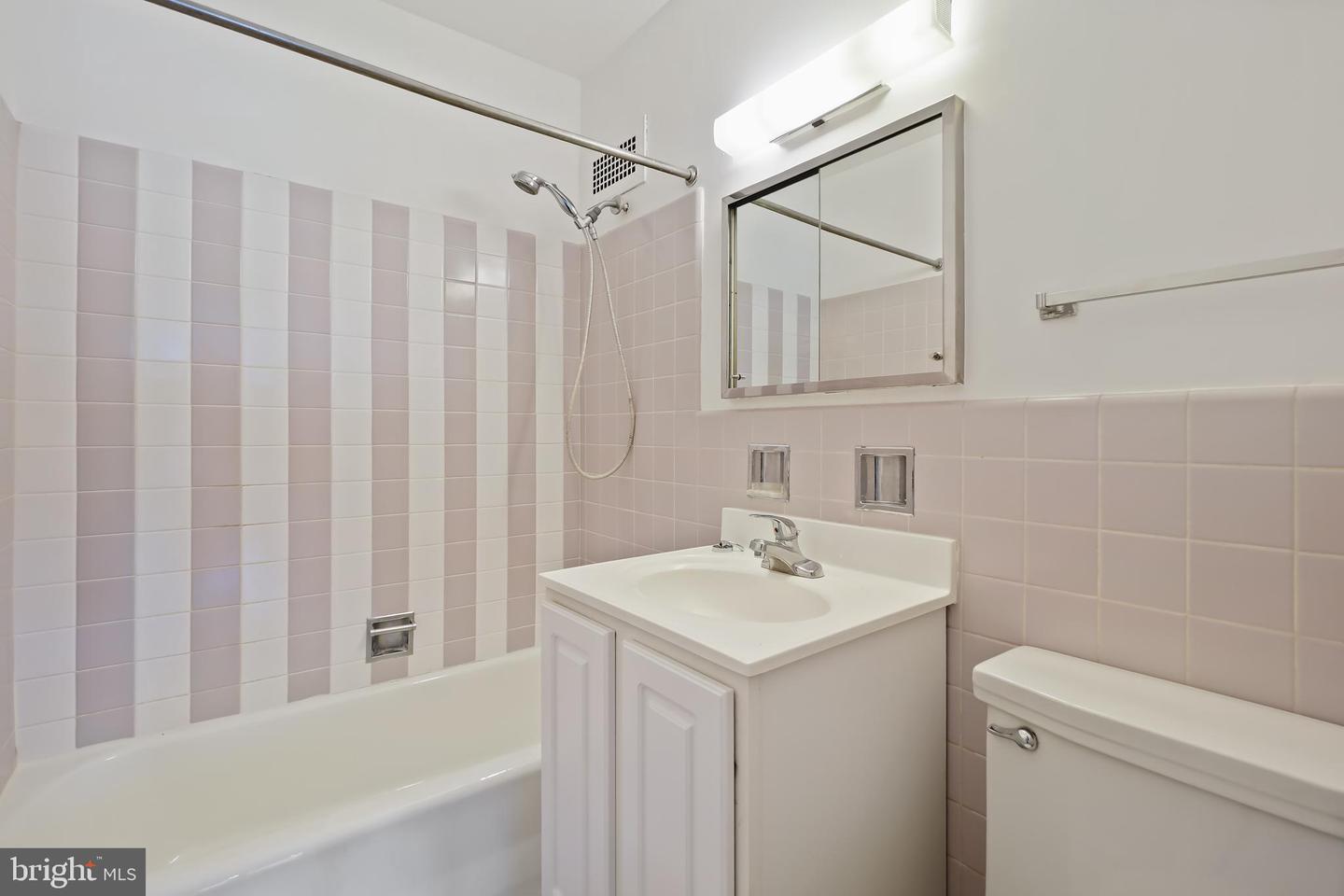 2475 VIRGINIA AVE NW #921, WASHINGTON, District Of Columbia 20037, 3 Bedrooms Bedrooms, ,2 BathroomsBathrooms,Residential,For sale,2475 VIRGINIA AVE NW #921,DCDC2226232 MLS # DCDC2226232