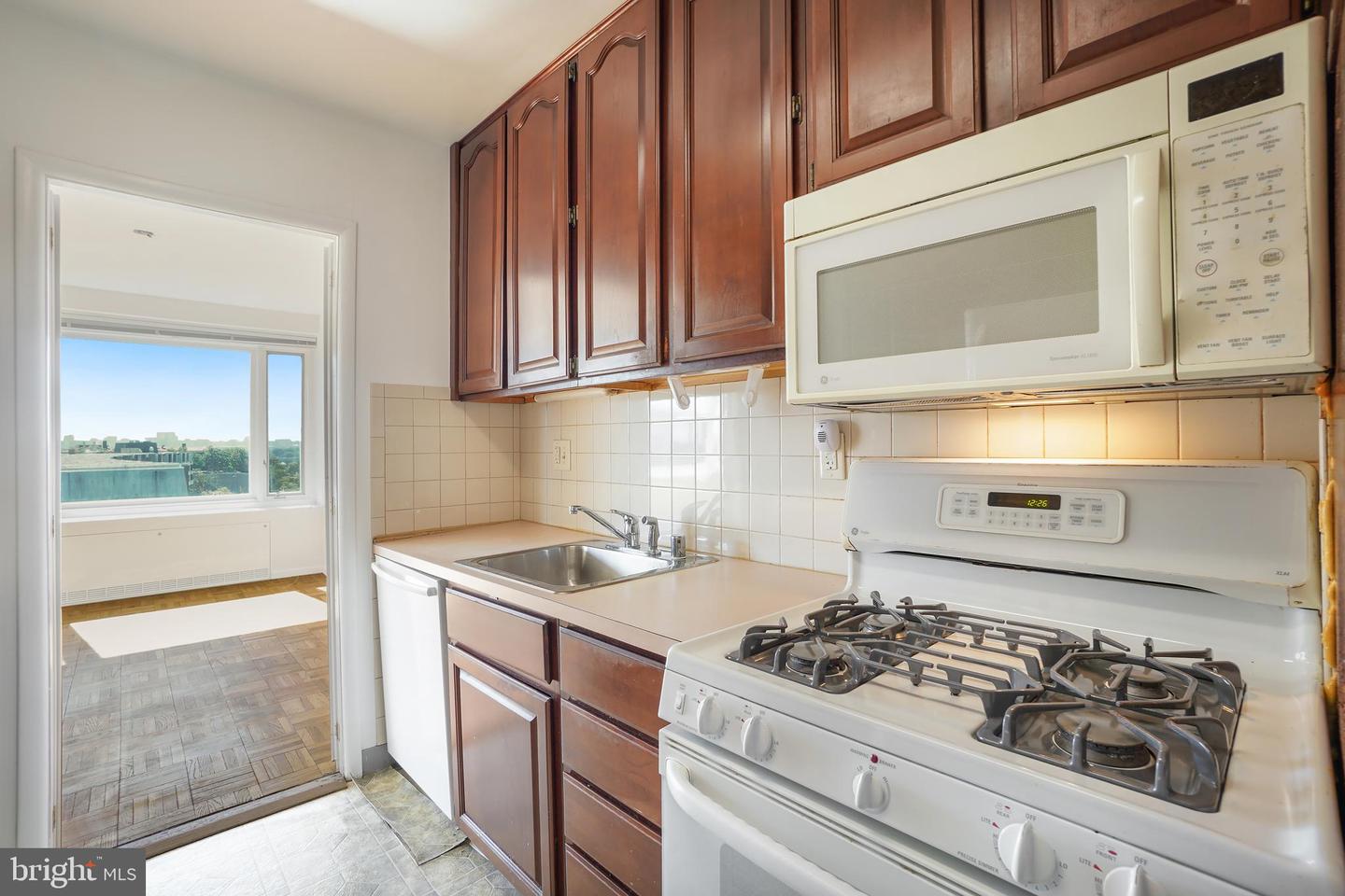 2475 VIRGINIA AVE NW #921, WASHINGTON, District Of Columbia 20037, 3 Bedrooms Bedrooms, ,2 BathroomsBathrooms,Residential,For sale,2475 VIRGINIA AVE NW #921,DCDC2226232 MLS # DCDC2226232