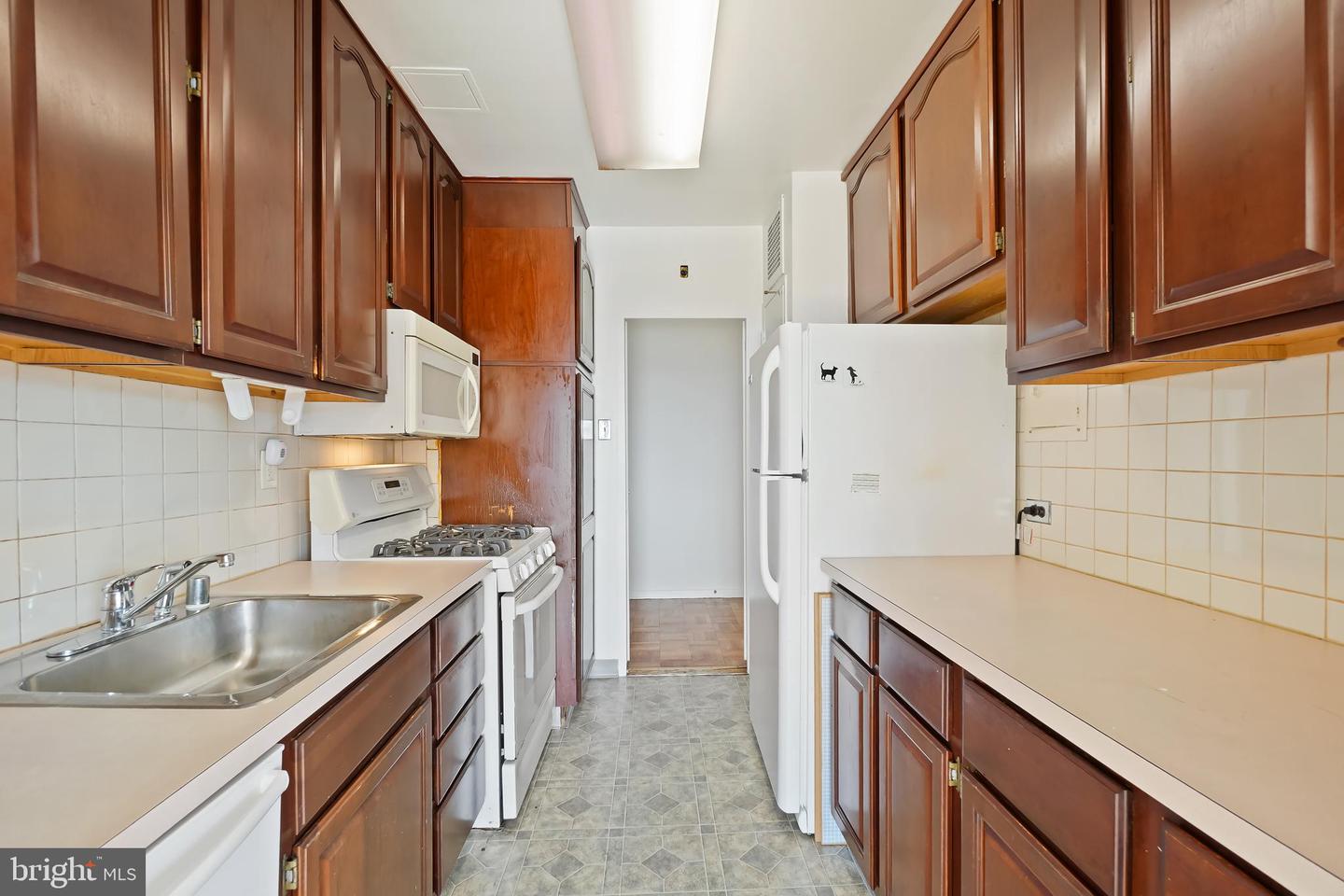 2475 VIRGINIA AVE NW #921, WASHINGTON, District Of Columbia 20037, 3 Bedrooms Bedrooms, ,2 BathroomsBathrooms,Residential,For sale,2475 VIRGINIA AVE NW #921,DCDC2226232 MLS # DCDC2226232