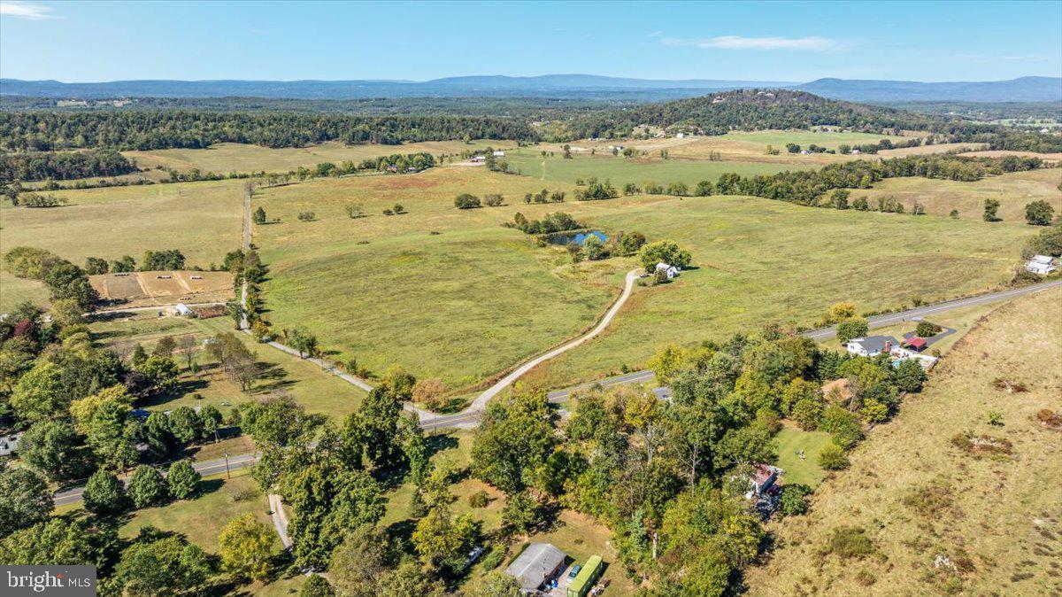 1666 APPLE PIE RIDGE RD., WINCHESTER, Virginia 22603, 2 Bedrooms Bedrooms, ,1 BathroomBathrooms,Residential,For sale,1666 APPLE PIE RIDGE RD.,VAFV2037306 MLS # VAFV2037306