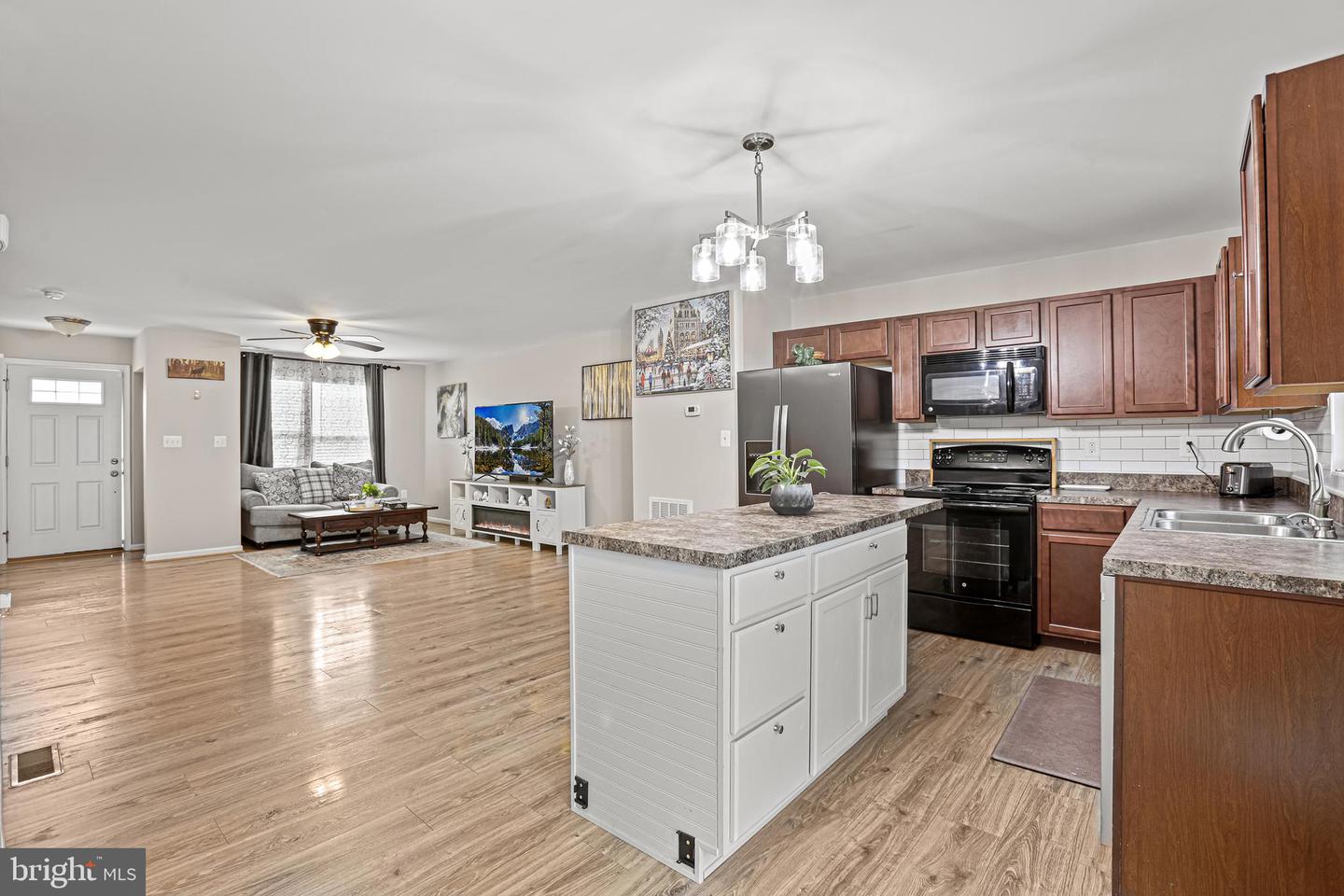 18026 LAKEFORD DR, CULPEPER, Virginia 22701, 4 Bedrooms Bedrooms, ,2 BathroomsBathrooms,Residential,For sale,18026 LAKEFORD DR,VACU2011766 MLS # VACU2011766