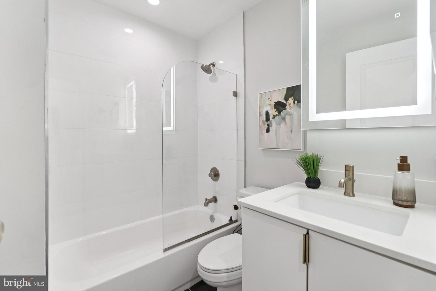 839 KENNEDY ST NW #105, WASHINGTON, District Of Columbia 20011, 2 Bedrooms Bedrooms, ,1 BathroomBathrooms,Residential,For sale,839 KENNEDY ST NW #105,DCDC2226396 MLS # DCDC2226396
