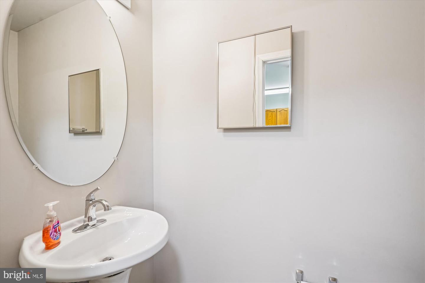 14102 AUTUMN CIR, CENTREVILLE, Virginia 20121, 2 Bedrooms Bedrooms, ,1 BathroomBathrooms,Residential,For sale,14102 AUTUMN CIR,VAFX2273640 MLS # VAFX2273640