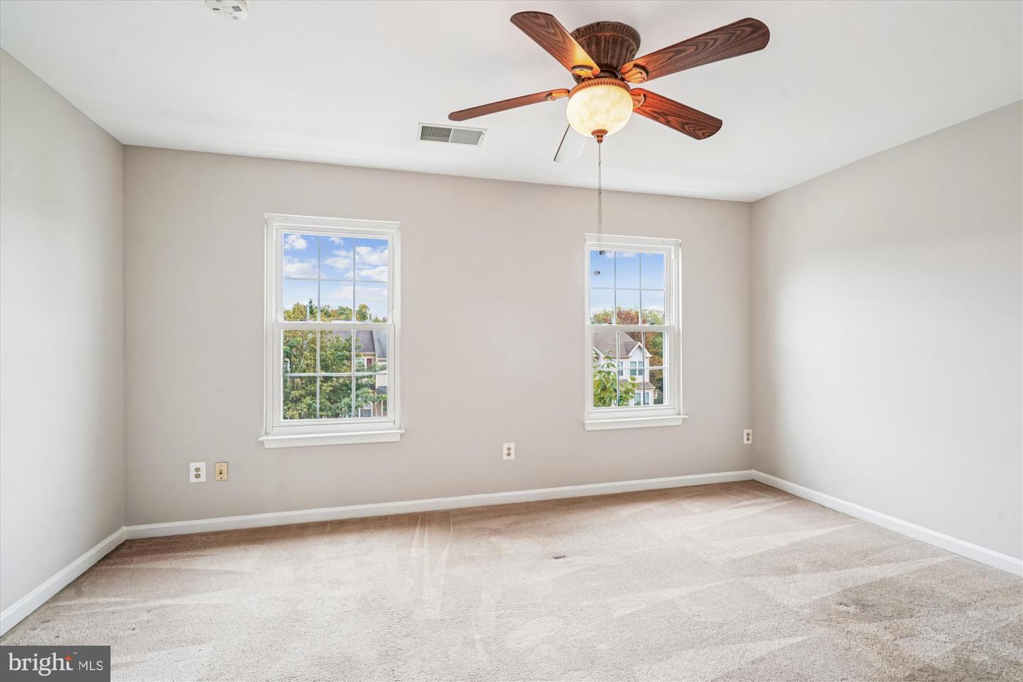 14102 AUTUMN CIR, CENTREVILLE, Virginia 20121, 2 Bedrooms Bedrooms, ,1 BathroomBathrooms,Residential,For sale,14102 AUTUMN CIR,VAFX2273640 MLS # VAFX2273640