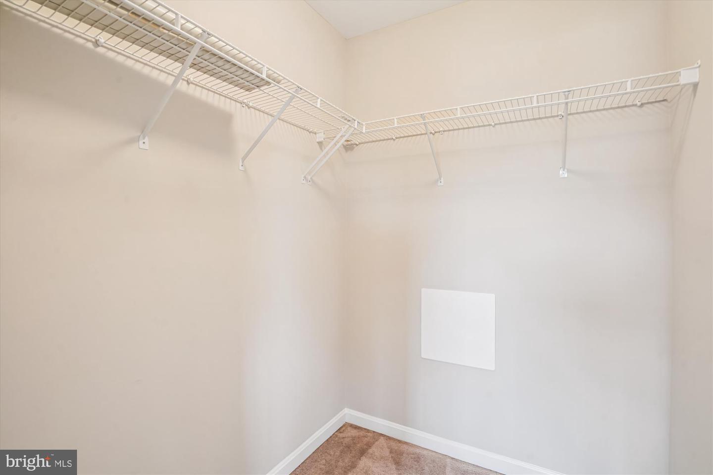 14102 AUTUMN CIR, CENTREVILLE, Virginia 20121, 2 Bedrooms Bedrooms, ,1 BathroomBathrooms,Residential,For sale,14102 AUTUMN CIR,VAFX2273640 MLS # VAFX2273640