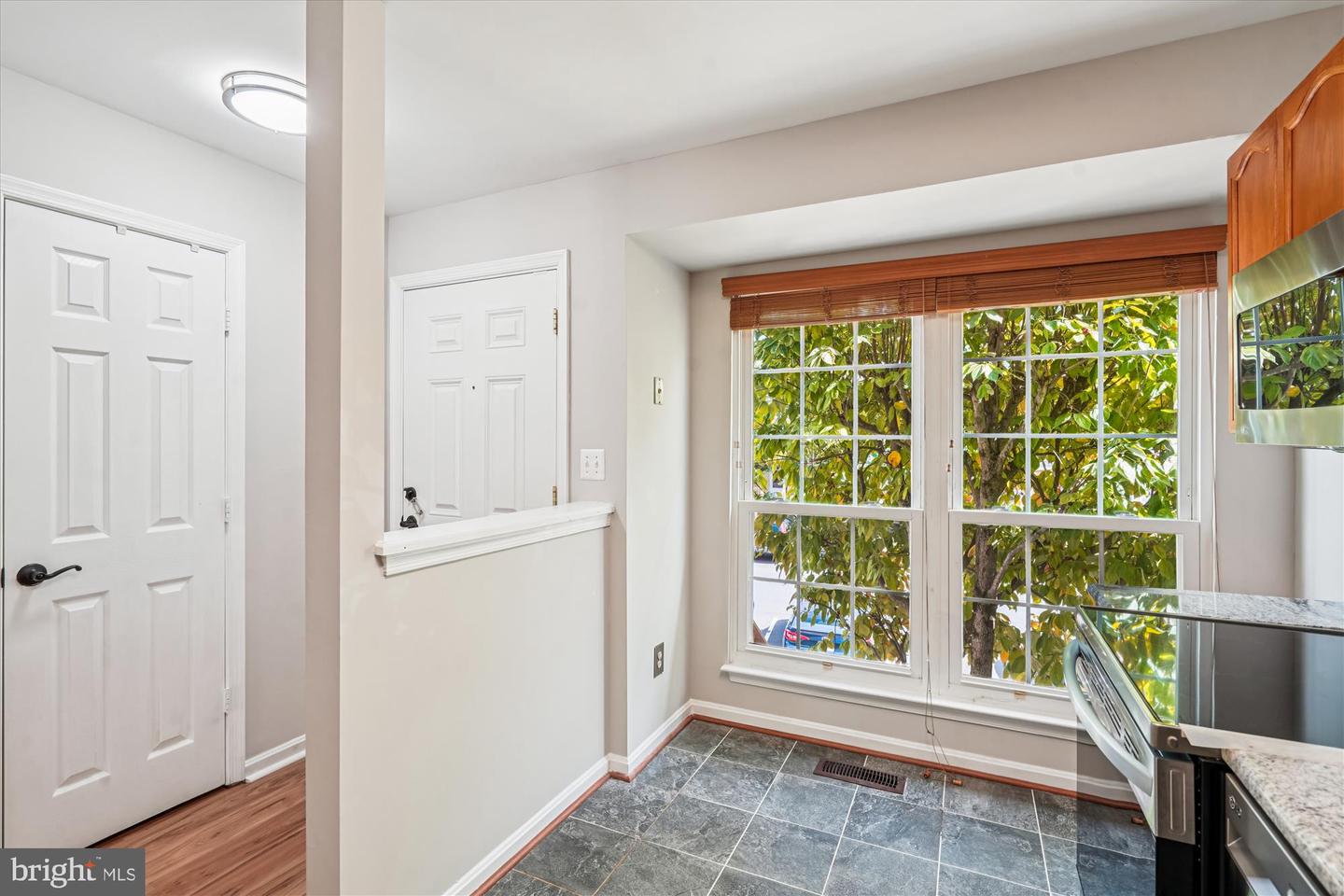 14102 AUTUMN CIR, CENTREVILLE, Virginia 20121, 2 Bedrooms Bedrooms, ,1 BathroomBathrooms,Residential,For sale,14102 AUTUMN CIR,VAFX2273640 MLS # VAFX2273640