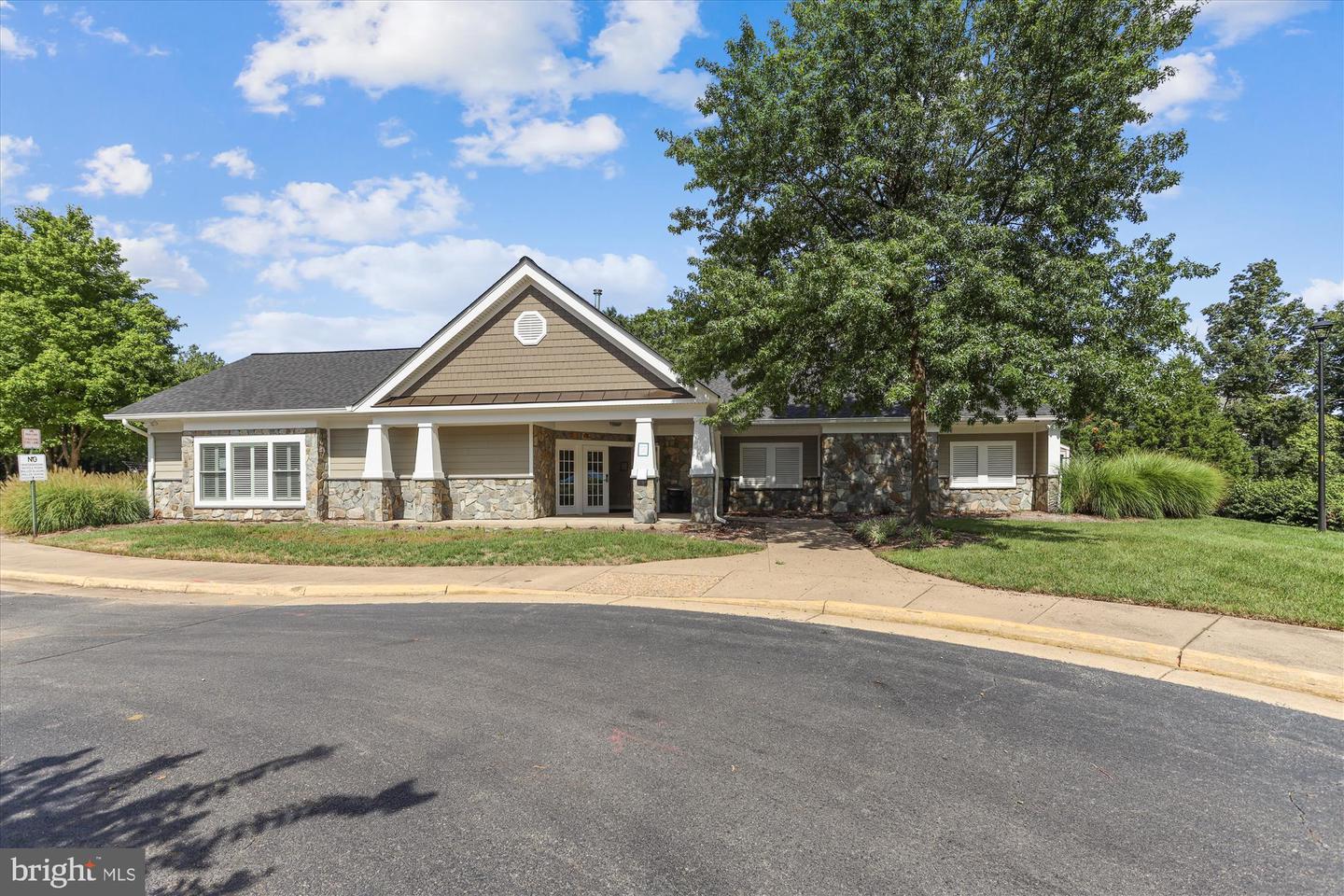 14102 AUTUMN CIR, CENTREVILLE, Virginia 20121, 2 Bedrooms Bedrooms, ,1 BathroomBathrooms,Residential,For sale,14102 AUTUMN CIR,VAFX2273640 MLS # VAFX2273640