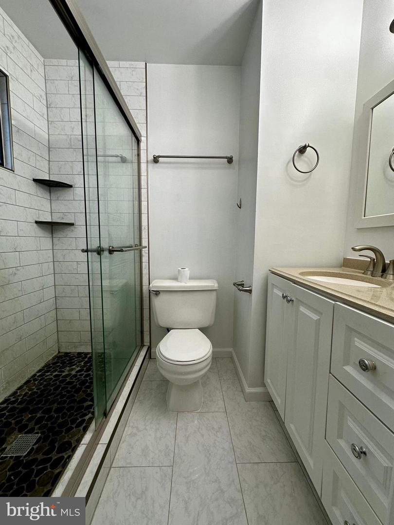 606 S GLEBE RD, ARLINGTON, Virginia 22204, 4 Bedrooms Bedrooms, ,3 BathroomsBathrooms,Residential,For sale,606 S GLEBE RD,VAAR2064766 MLS # VAAR2064766