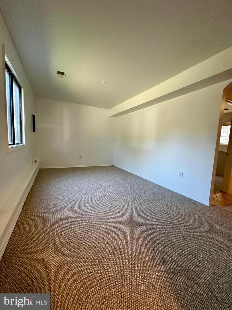 606 S GLEBE RD, ARLINGTON, Virginia 22204, 4 Bedrooms Bedrooms, ,3 BathroomsBathrooms,Residential,For sale,606 S GLEBE RD,VAAR2064766 MLS # VAAR2064766