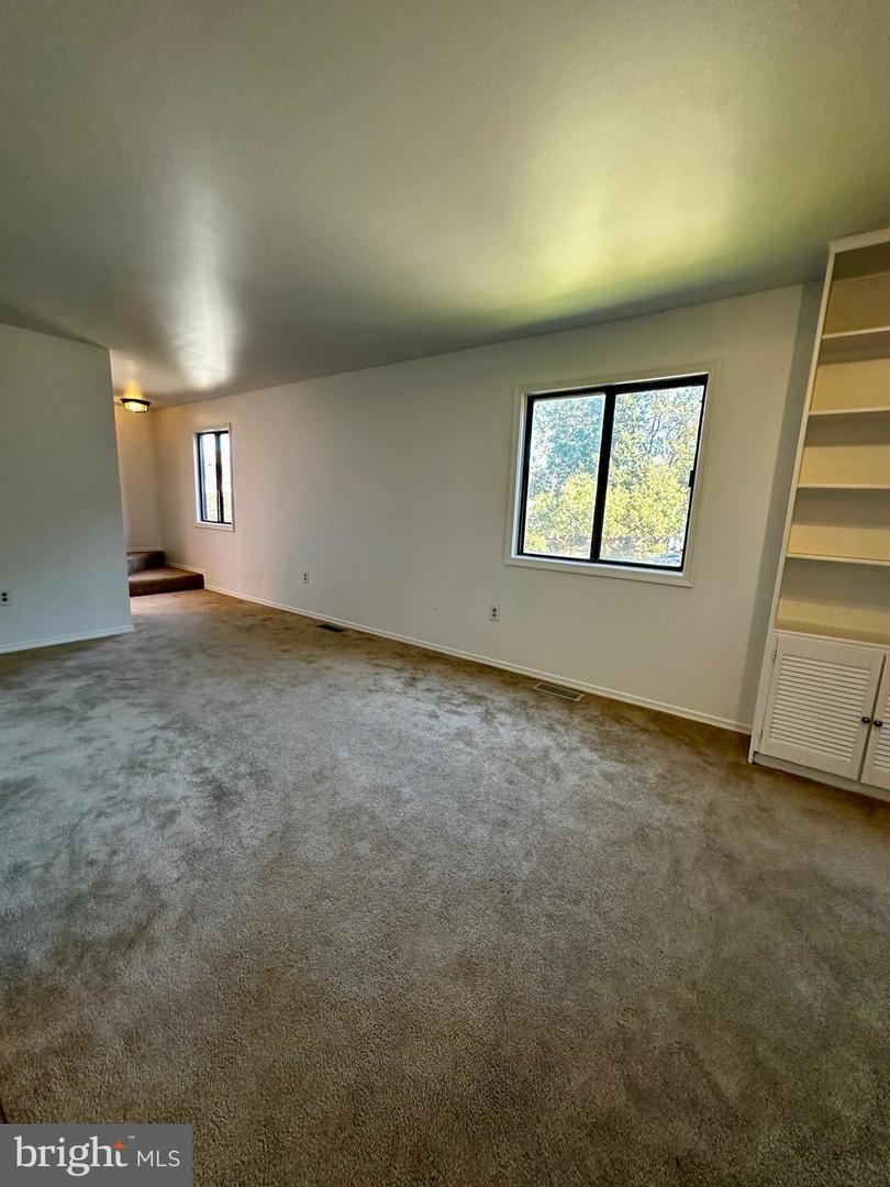 606 S GLEBE RD, ARLINGTON, Virginia 22204, 4 Bedrooms Bedrooms, ,3 BathroomsBathrooms,Residential,For sale,606 S GLEBE RD,VAAR2064766 MLS # VAAR2064766