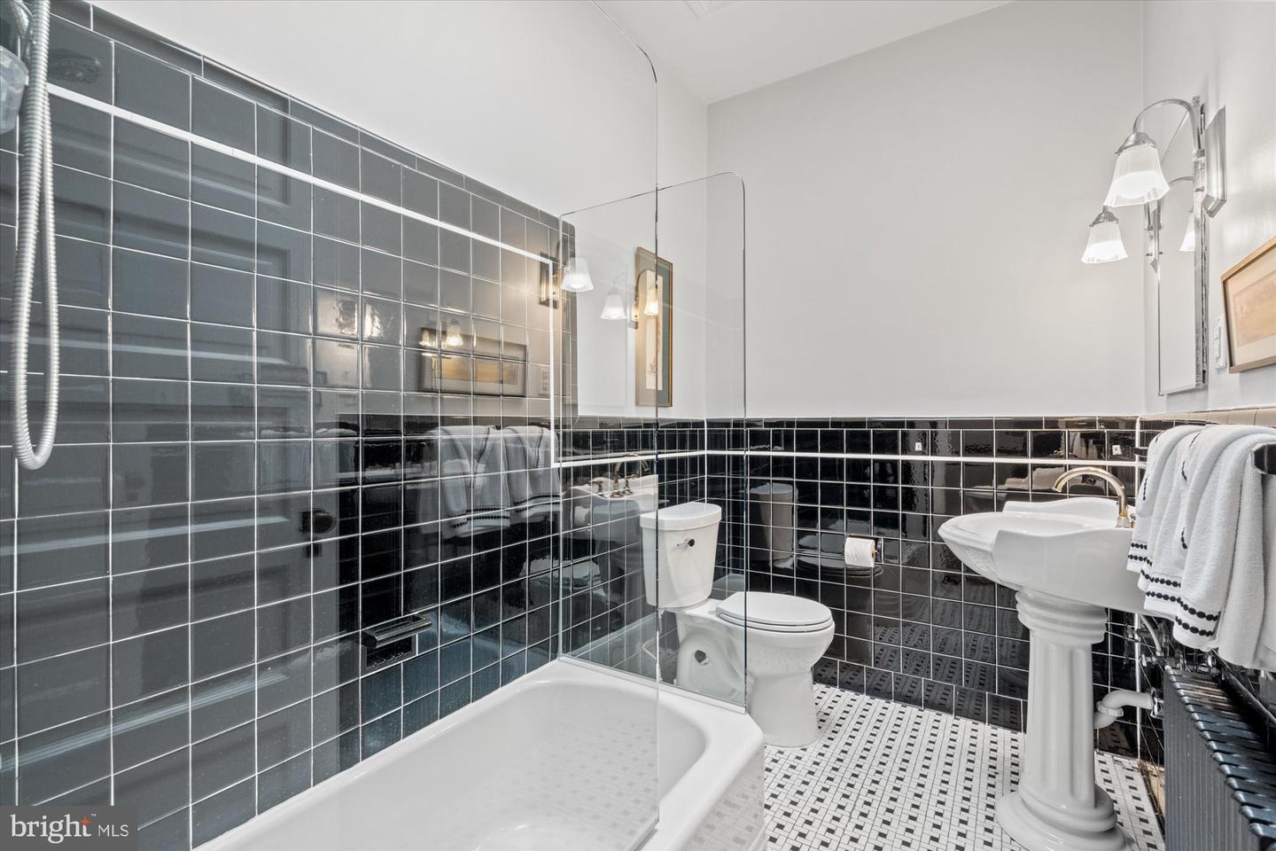 2021 Q ST NW, WASHINGTON, District Of Columbia 20009, 5 Bedrooms Bedrooms, ,3 BathroomsBathrooms,Residential,For sale,2021 Q ST NW,DCDC2226412 MLS # DCDC2226412