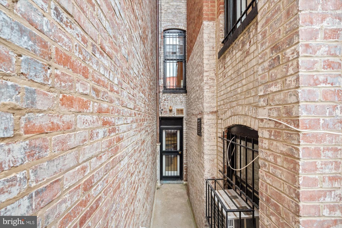 2021 Q ST NW, WASHINGTON, District Of Columbia 20009, 5 Bedrooms Bedrooms, ,3 BathroomsBathrooms,Residential,For sale,2021 Q ST NW,DCDC2226412 MLS # DCDC2226412