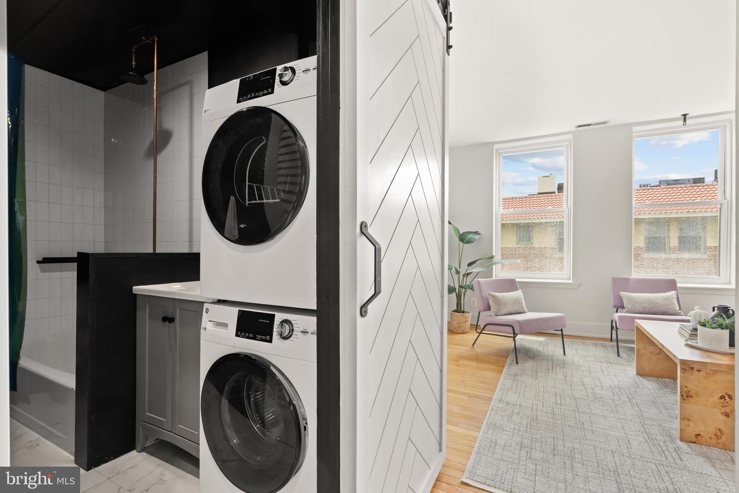 2305 18TH ST NW #406, WASHINGTON, District Of Columbia 20009, 1 Bedroom Bedrooms, ,1 BathroomBathrooms,Residential,For sale,2305 18TH ST NW #406,DCDC2226416 MLS # DCDC2226416