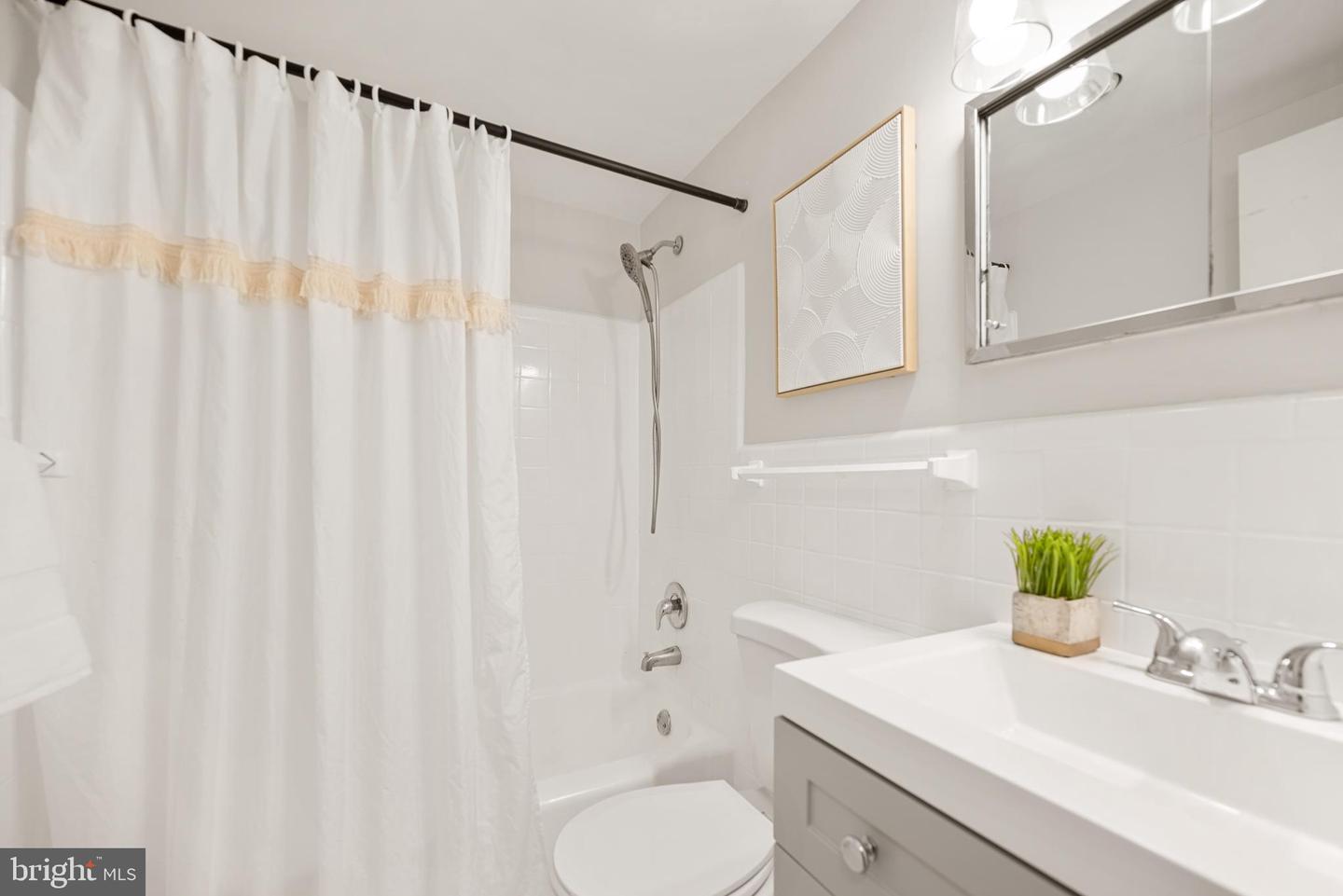 6631 WAKEFIELD DR #819, ALEXANDRIA, Virginia 22307, 1 Bedroom Bedrooms, ,1 BathroomBathrooms,Residential,For sale,6631 WAKEFIELD DR #819,VAFX2273576 MLS # VAFX2273576