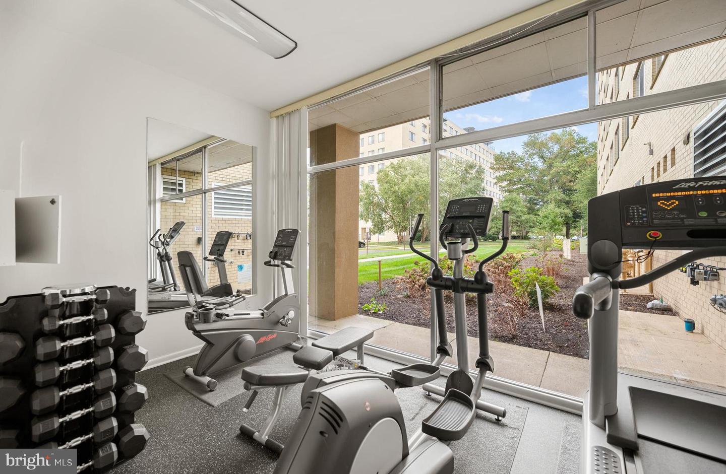 6631 WAKEFIELD DR #819, ALEXANDRIA, Virginia 22307, 1 Bedroom Bedrooms, ,1 BathroomBathrooms,Residential,For sale,6631 WAKEFIELD DR #819,VAFX2273576 MLS # VAFX2273576