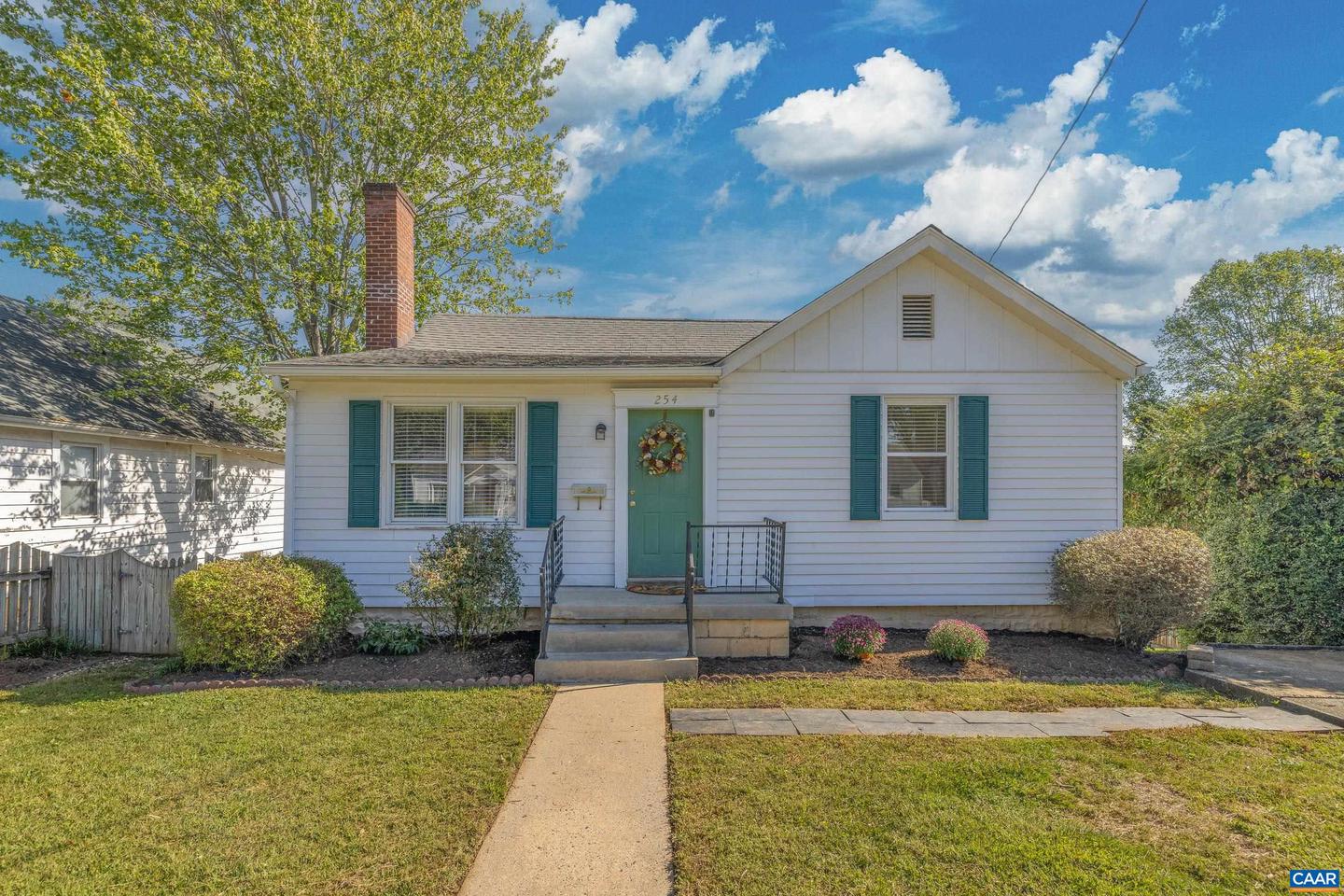 254 SHAMROCK RD, CHARLOTTESVILLE, Virginia 22903, 2 Bedrooms Bedrooms, ,1 BathroomBathrooms,Residential,For sale,254 SHAMROCK RD,669864 MLS # 669864