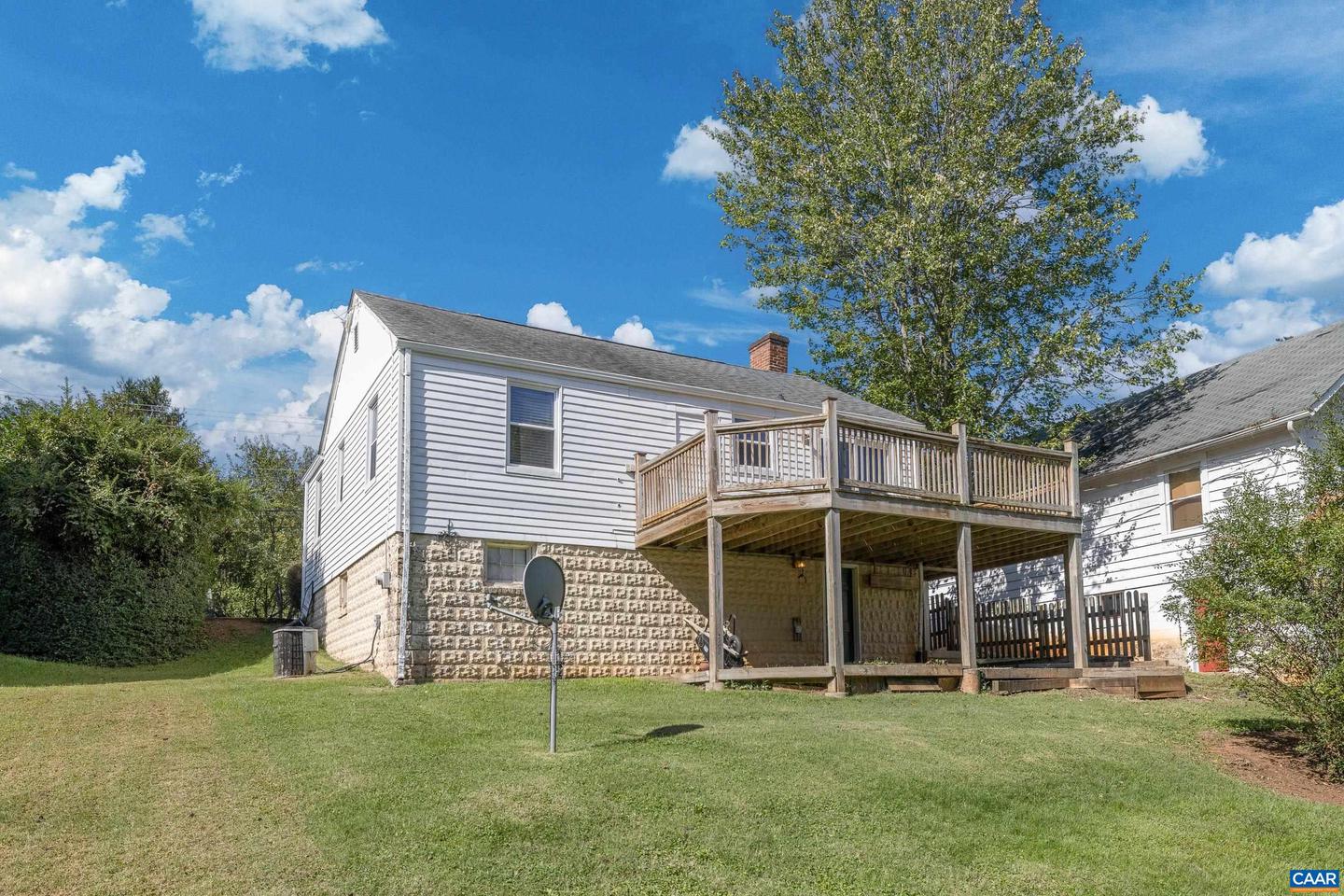 254 SHAMROCK RD, CHARLOTTESVILLE, Virginia 22903, 2 Bedrooms Bedrooms, ,1 BathroomBathrooms,Residential,For sale,254 SHAMROCK RD,669864 MLS # 669864